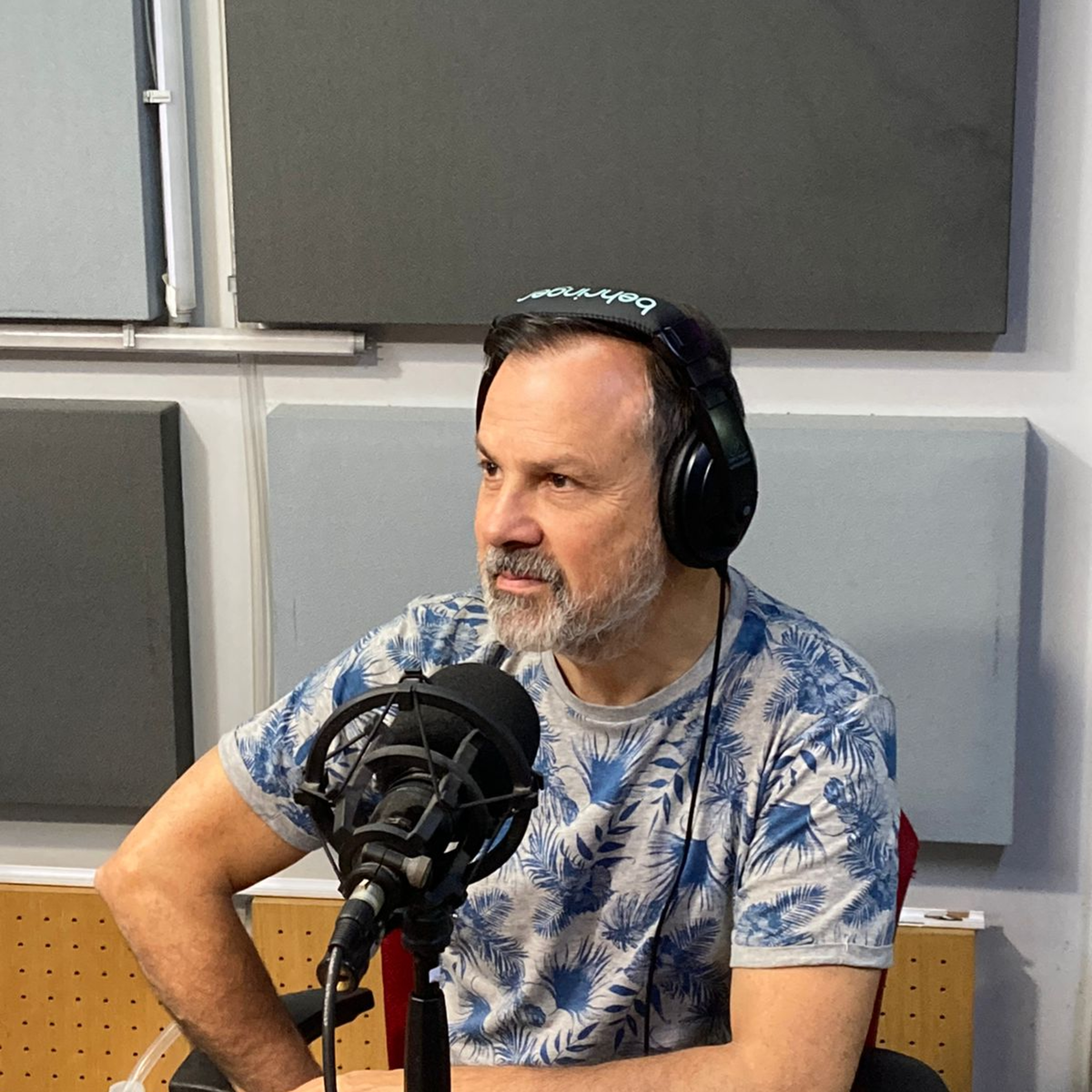 ENTREVISTA | Gustavo Sylvestre: "Yo soy feliz levantándome a las 4:50 de la madrugada para hacer radio, la radio no me pesa" episode artwork