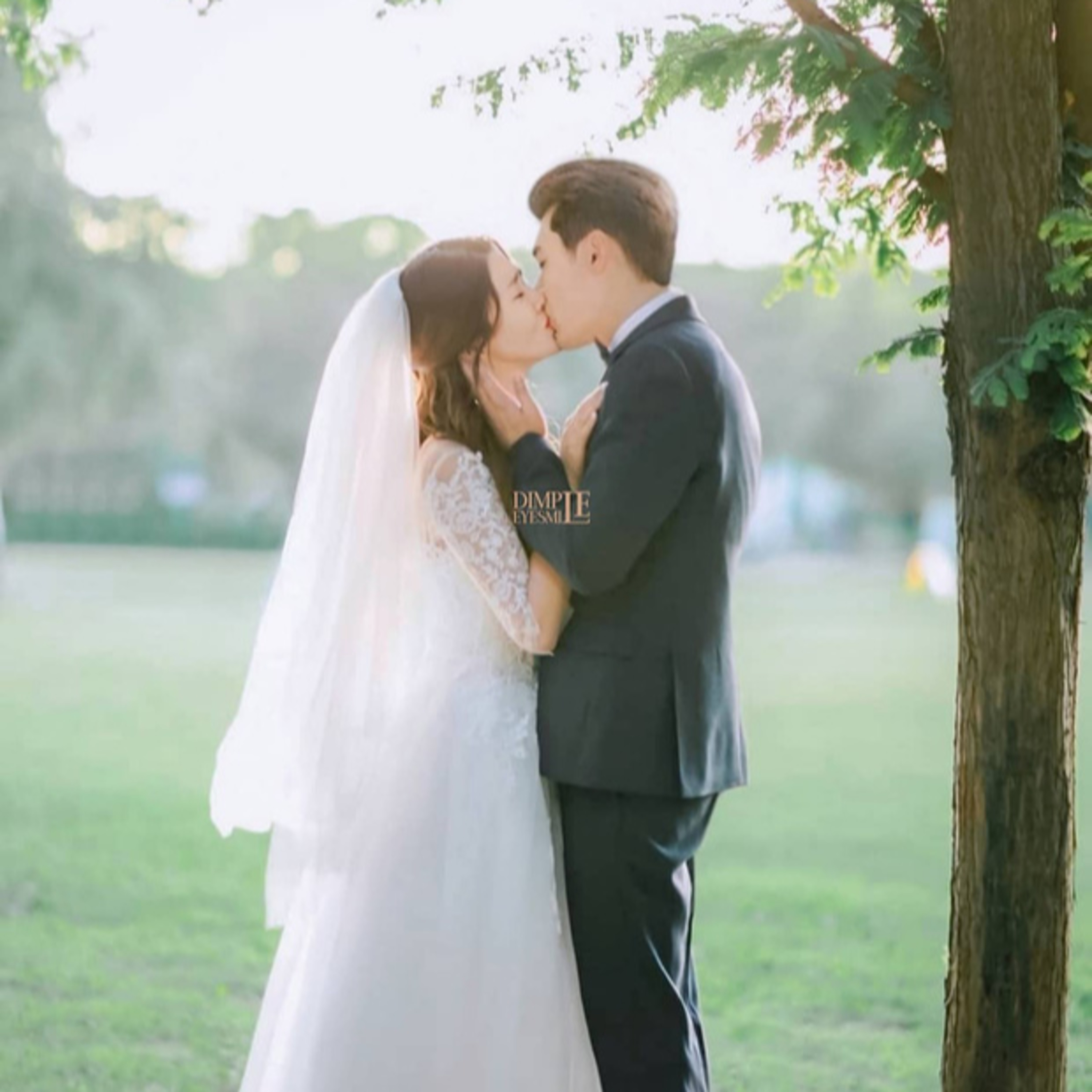 Hyun Bin và Son Ye Jin tung ảnh cưới thật 100%, tiết lộ về tuần trăng mật  episode artwork
