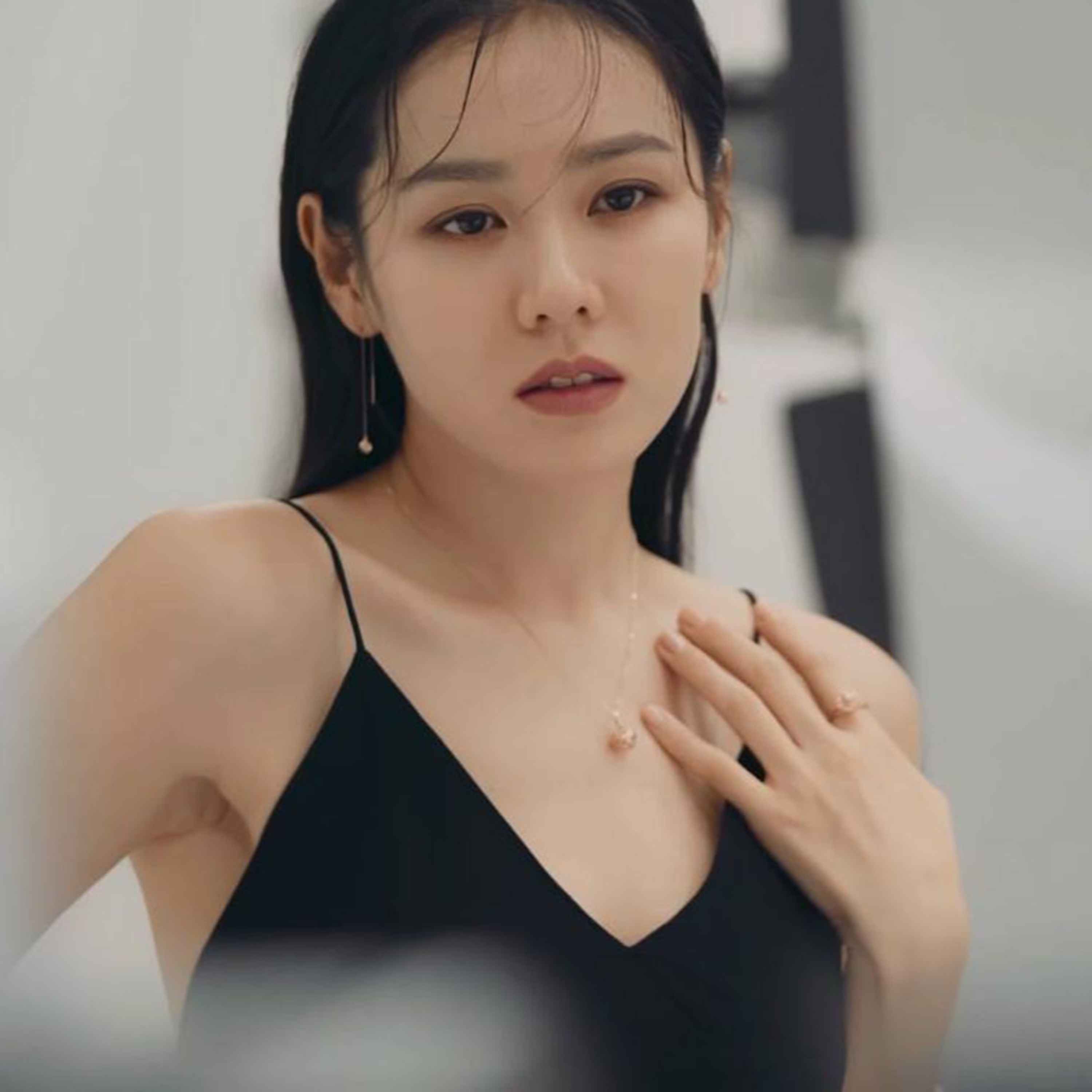 Son Ye Jin và đường tình bí ẩn trước khi kết hôn cùng Hyun Bin: Từng bị đồn yêu đồng giới episode artwork
