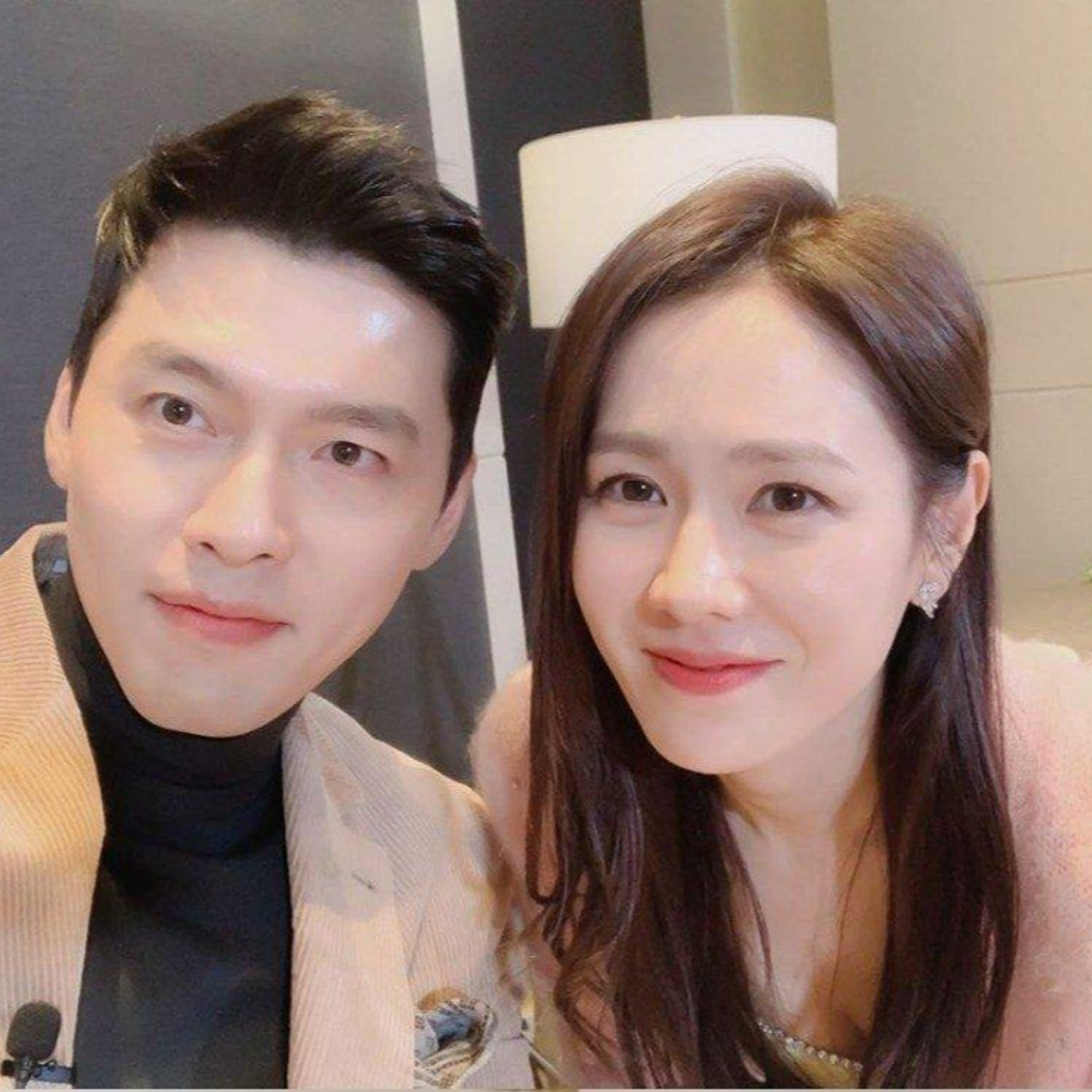 Son Ye Jin thay váy cưới thứ 5 trong tiệc tối, tiết lộ thực đơn toàn sơn hào hải vị cực sang chảnh episode artwork