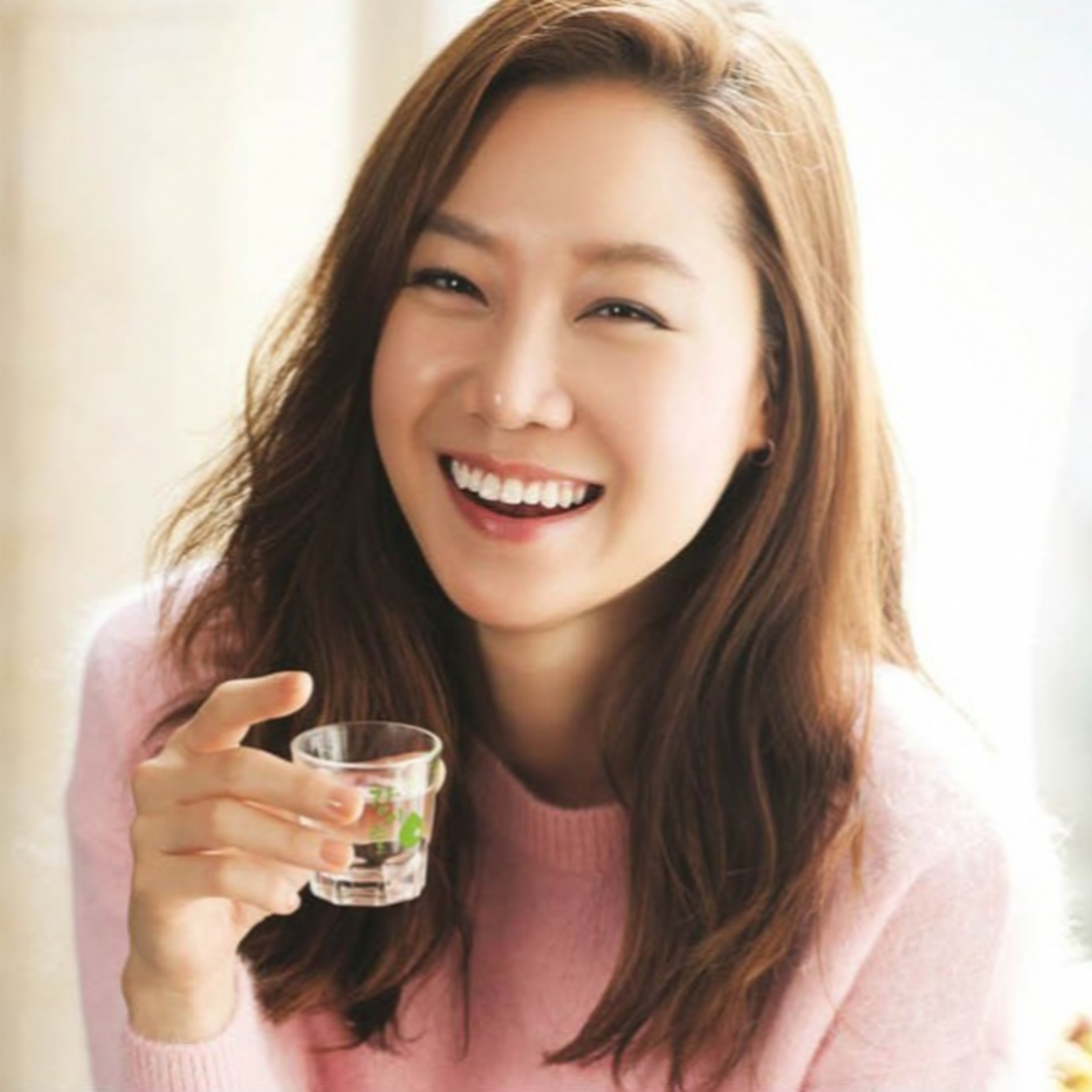 Gong Hyo Jin vừa chụp hoa cưới của Son Ye Jin liền lộ bạn trai kém 10 tuổi, còn sắp về chung 1 nhà? episode artwork