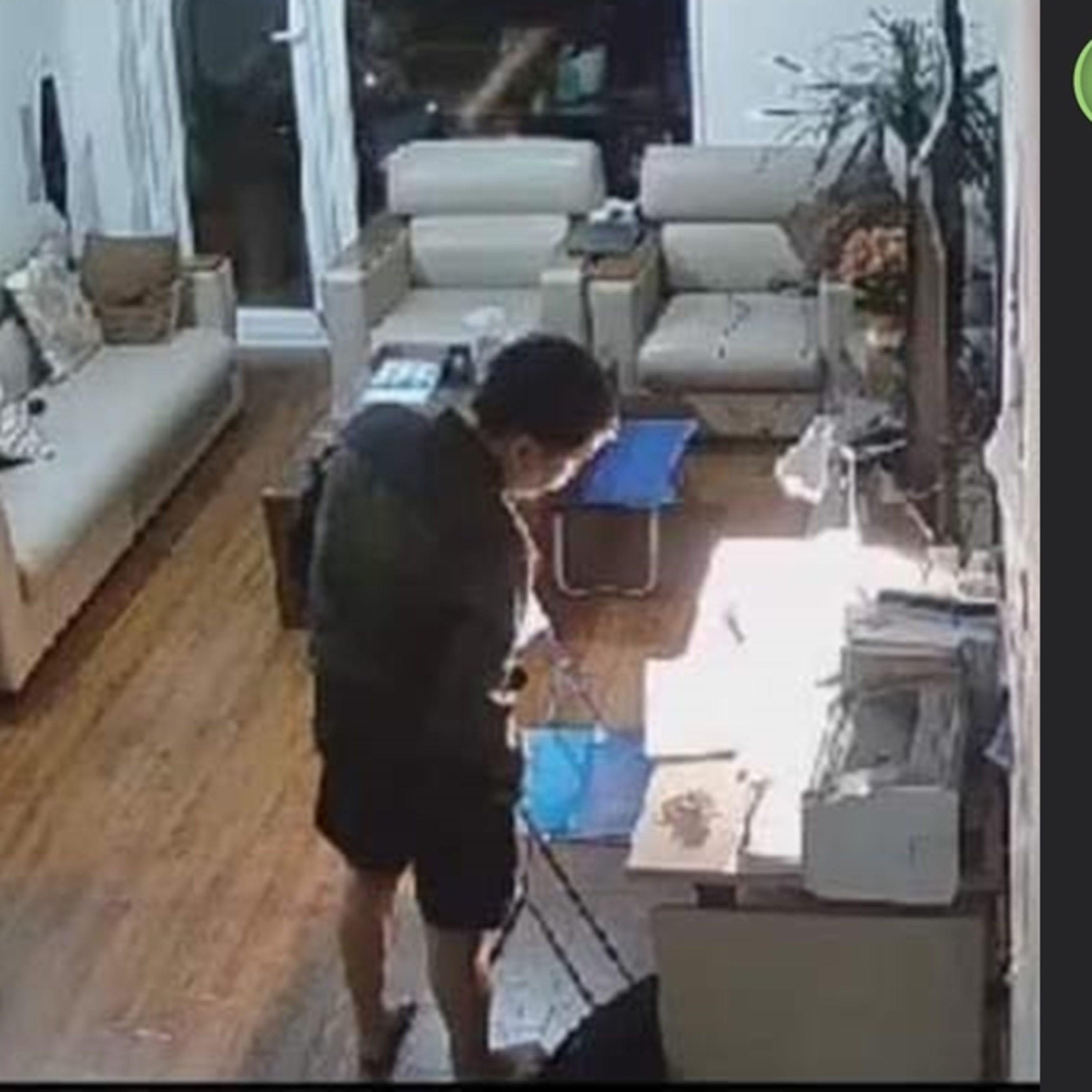 Tâm sự gây bão vụ nam sinh 16 tuổi: “Mọi người nói chúng ngu dại nhưng chúng già trước cả chúng ta” episode artwork