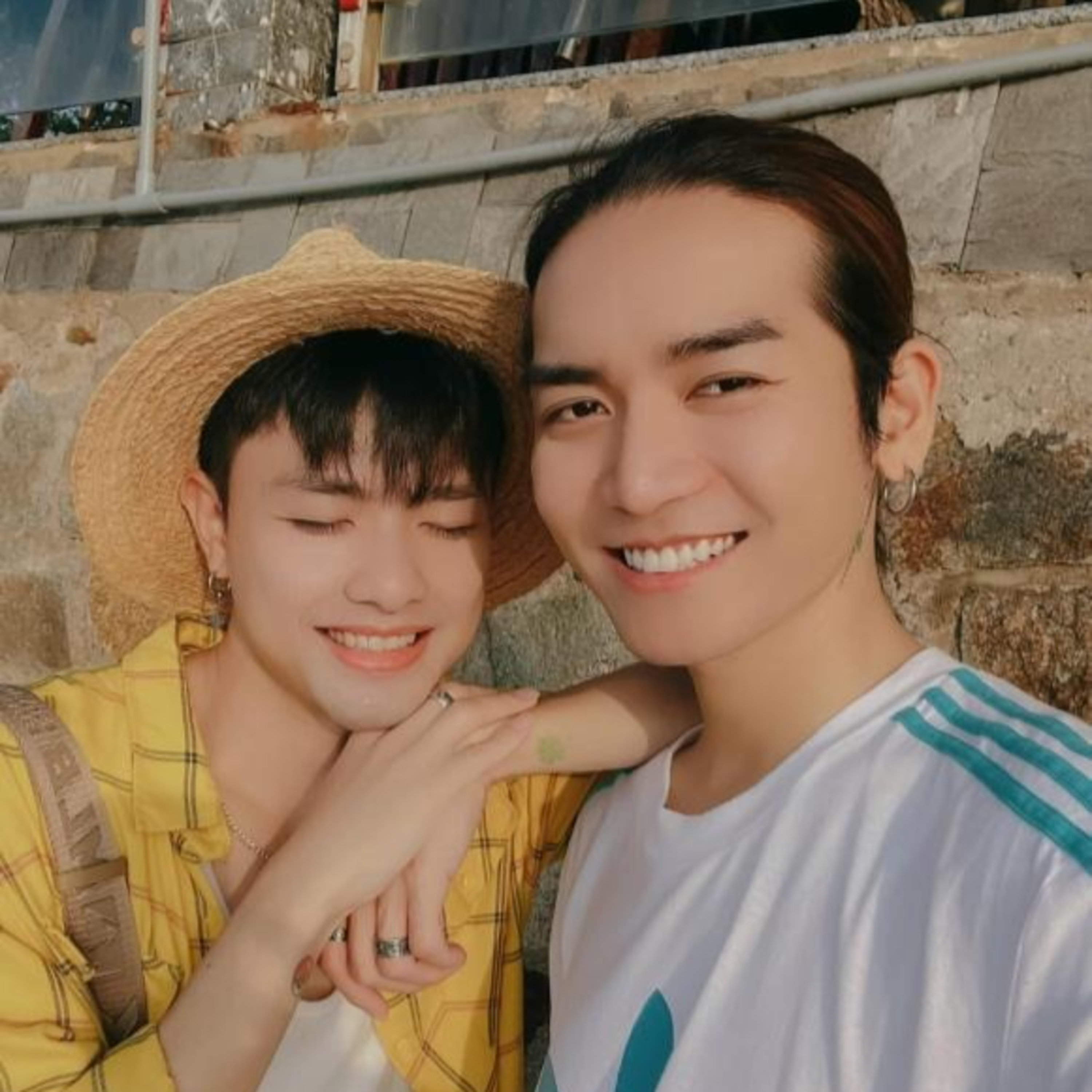 Tình đồng giới BB Trần show ảnh 'mát mẻ', cư dân mạng thốt lên: ‘Dam dang quá’ episode artwork