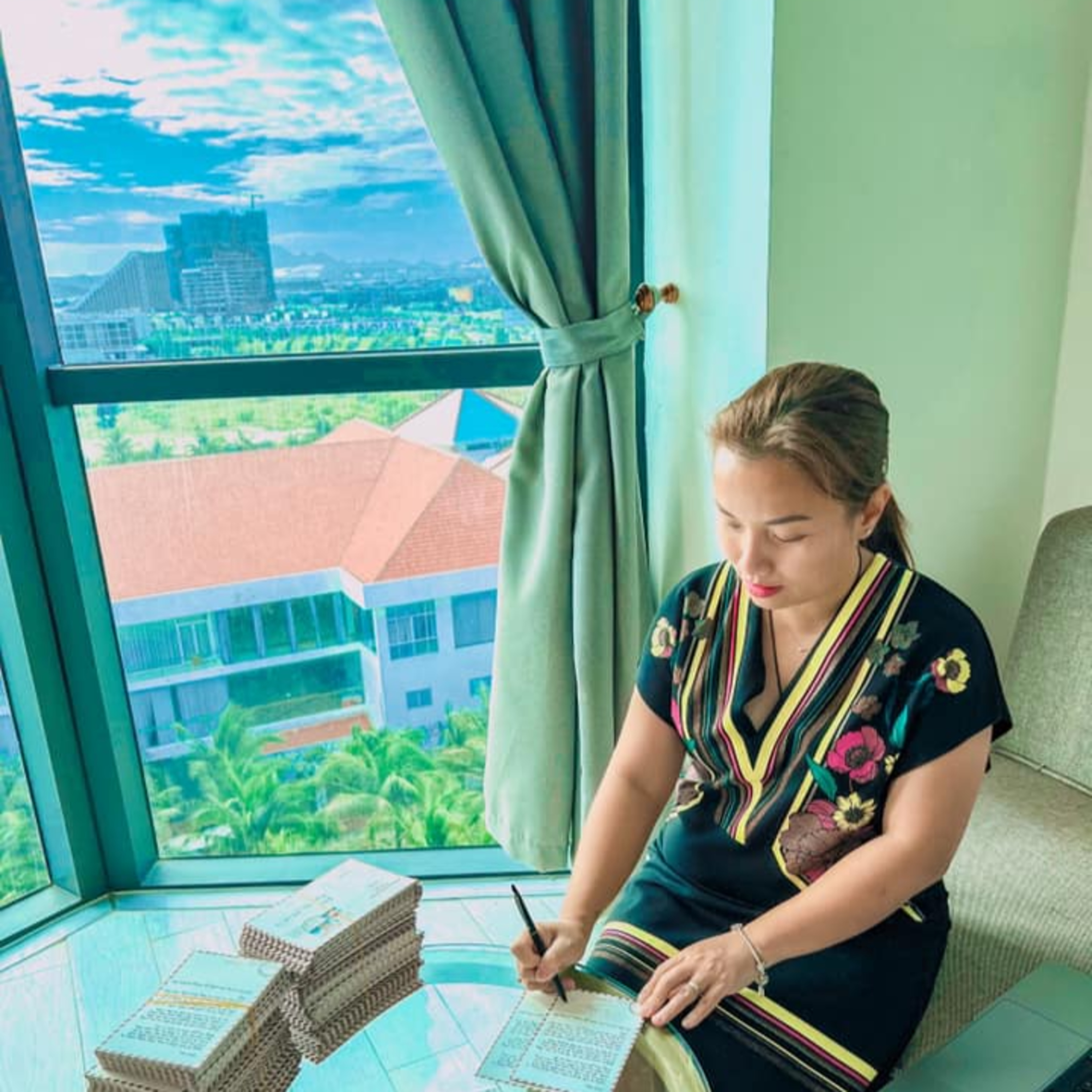 Quỳnh Trần JP chi trăm triệu làm răng cho mẹ ruột, sốc nặng trước cảnh nhà vườn ở Nhật bị “bỏ hoang” episode artwork