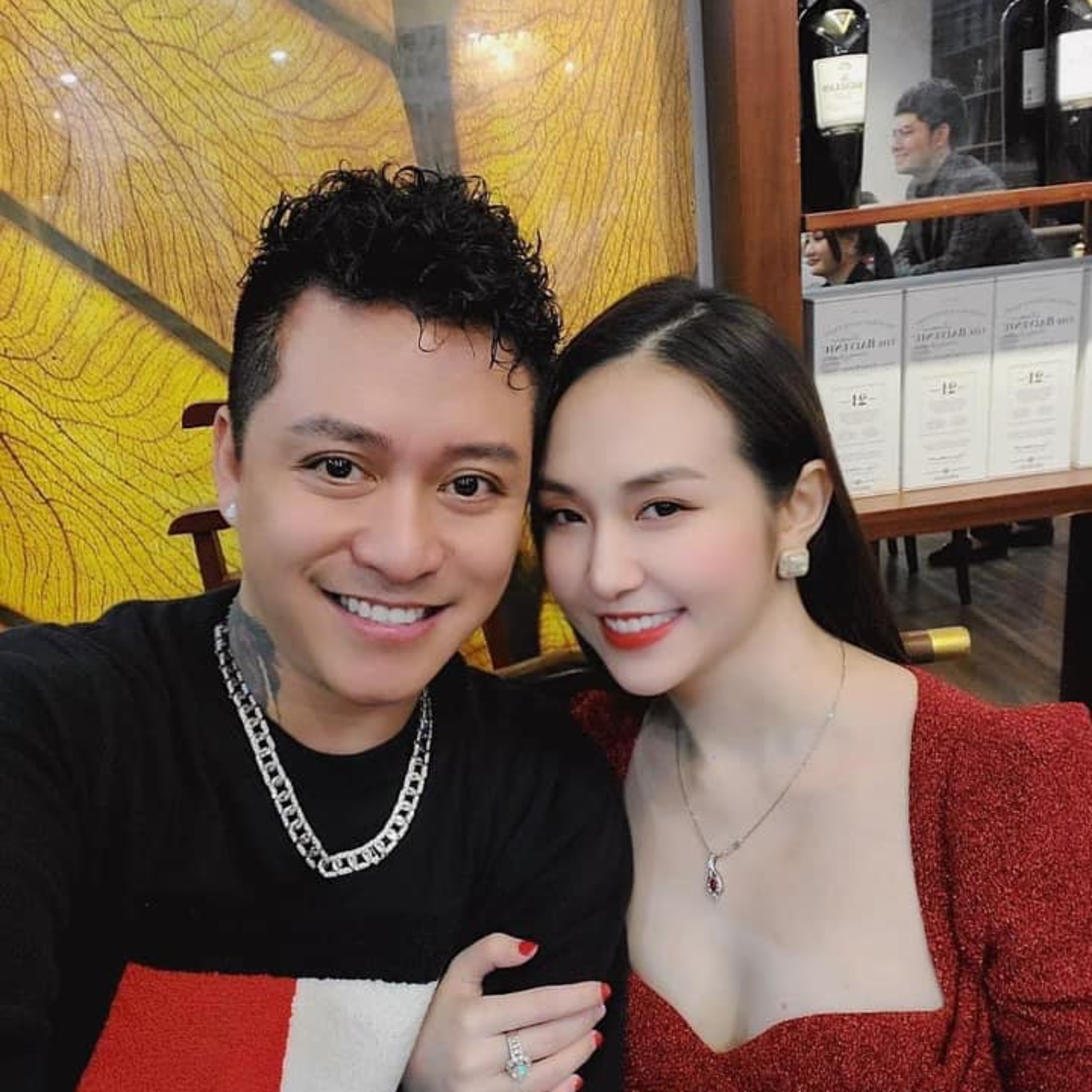 Tuấn Hưng tặng vợ biệt thự 50 tỷ đồng kỷ niệm ngày cưới, còn gọi yêu là "Chủ tịch" episode artwork