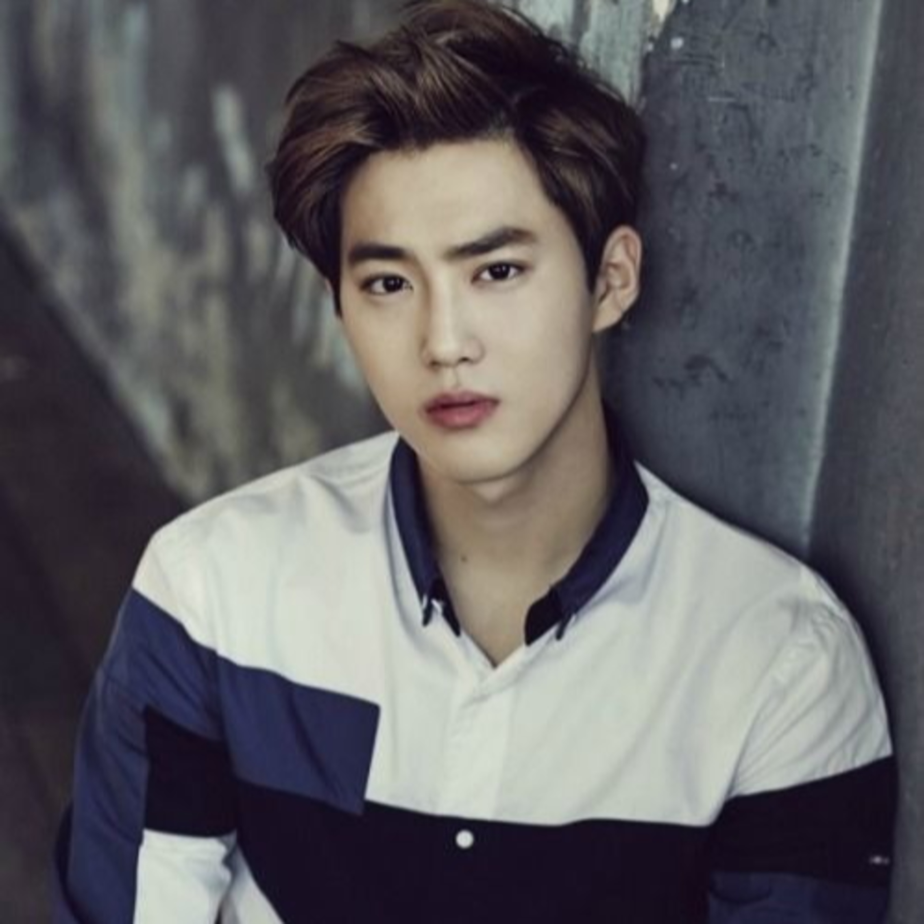 Suho (EXO) comeback sau 2 năm nghĩa vụ, dòng nhạc khó nghe nhưng thành tích bất ngờ episode artwork