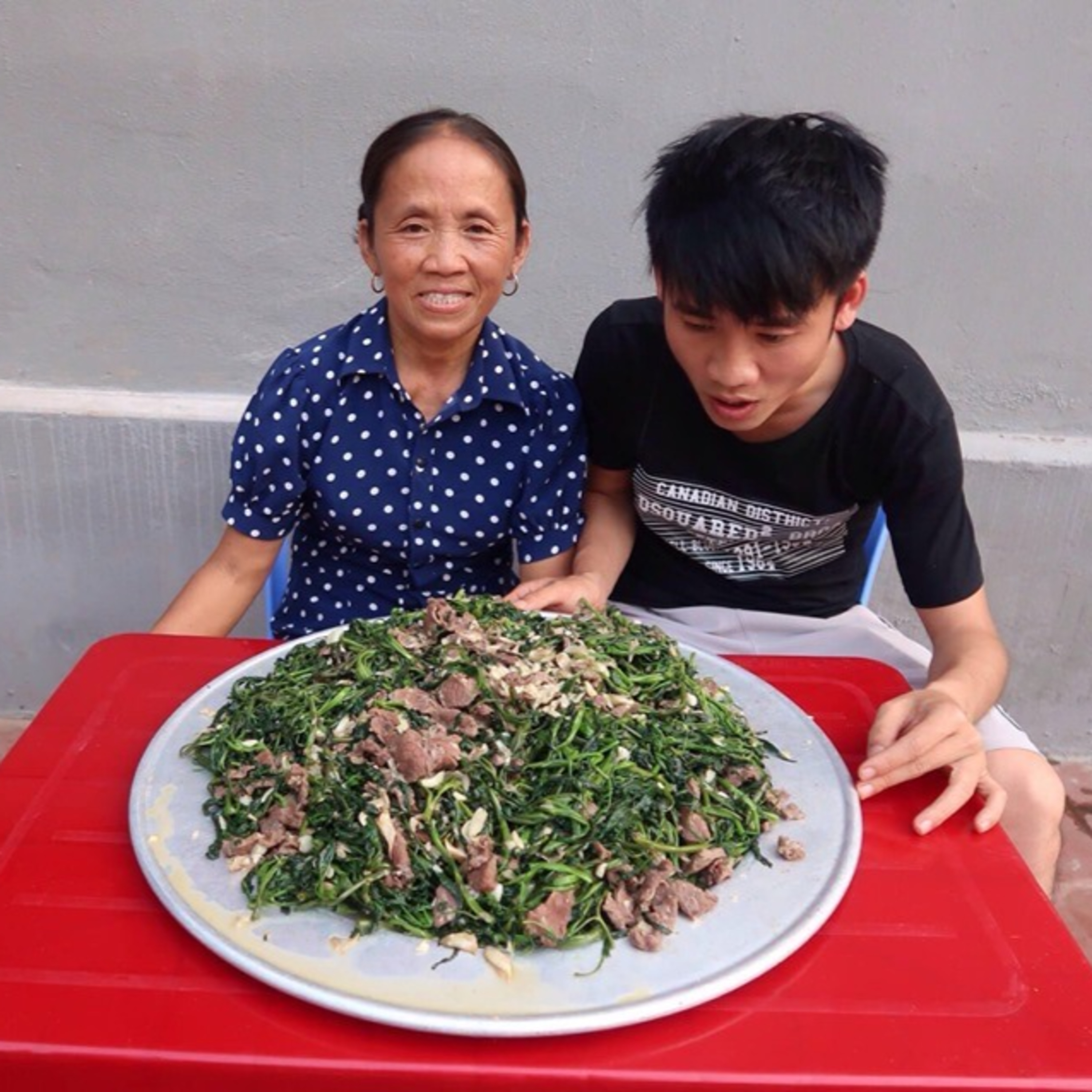 Bà Tân Vlog sau 2 năm tụt dốc từ lùm xùm của con trai khiến dân tình thương cảm episode artwork