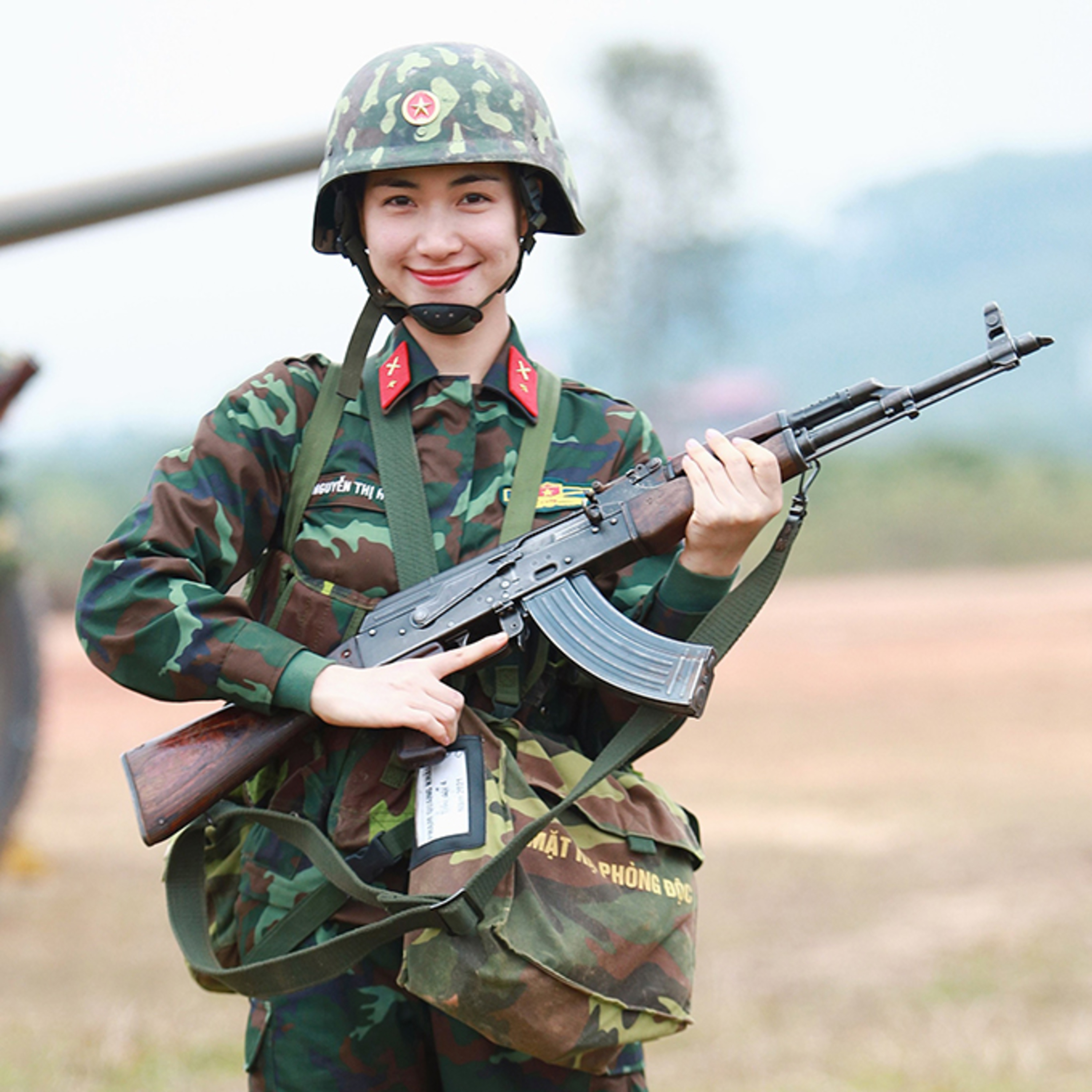 Hoà Minzy và dàn Sao Nhập Ngũ: Sở hữu biệt thự 7 tầng, tậu 2 căn nhà ở tuổi 25 episode artwork