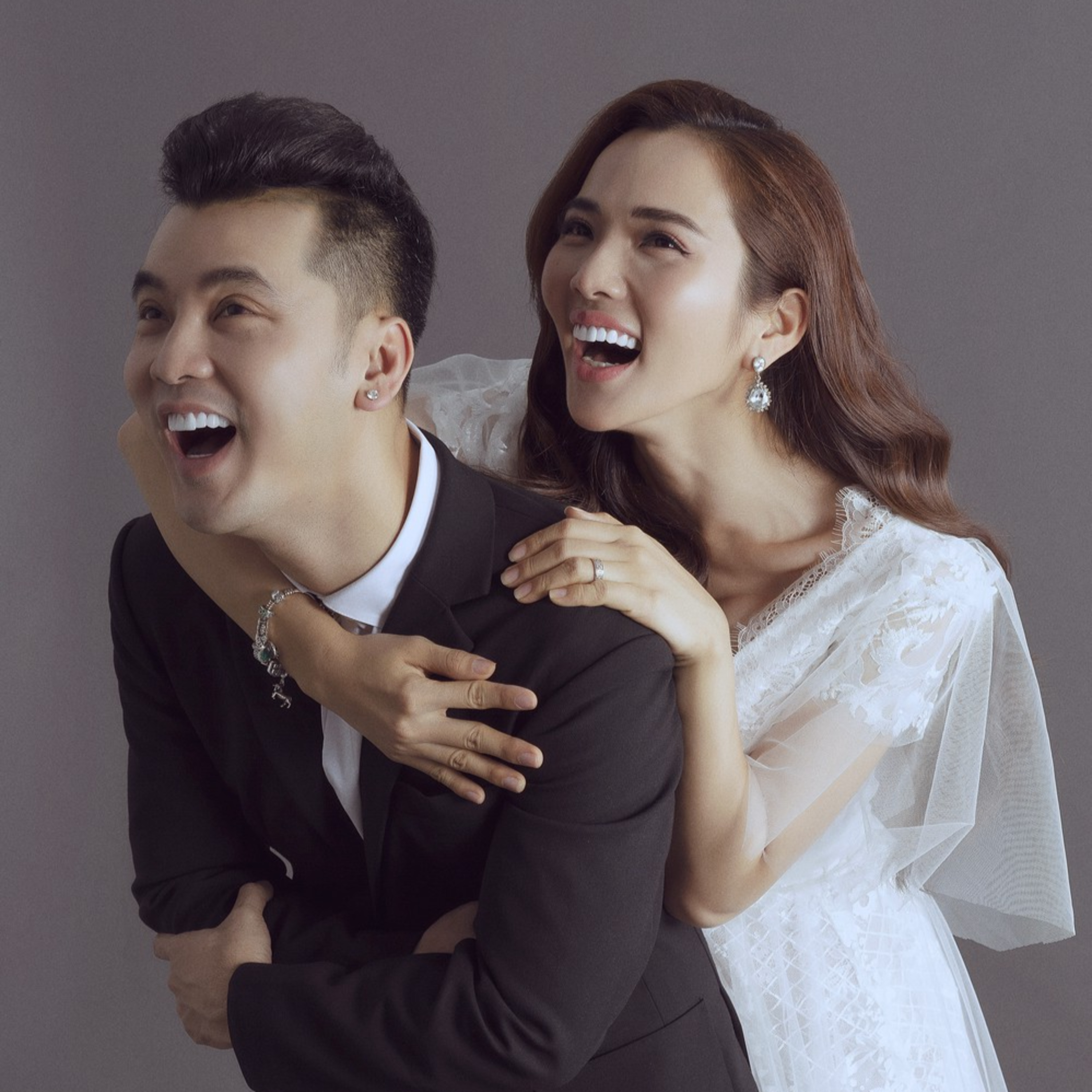 Mạc Văn Khoa, Ưng Hoàng Phúc: Sao nam Vbiz hào phóng mua xe tiền tỷ cho vợ episode artwork