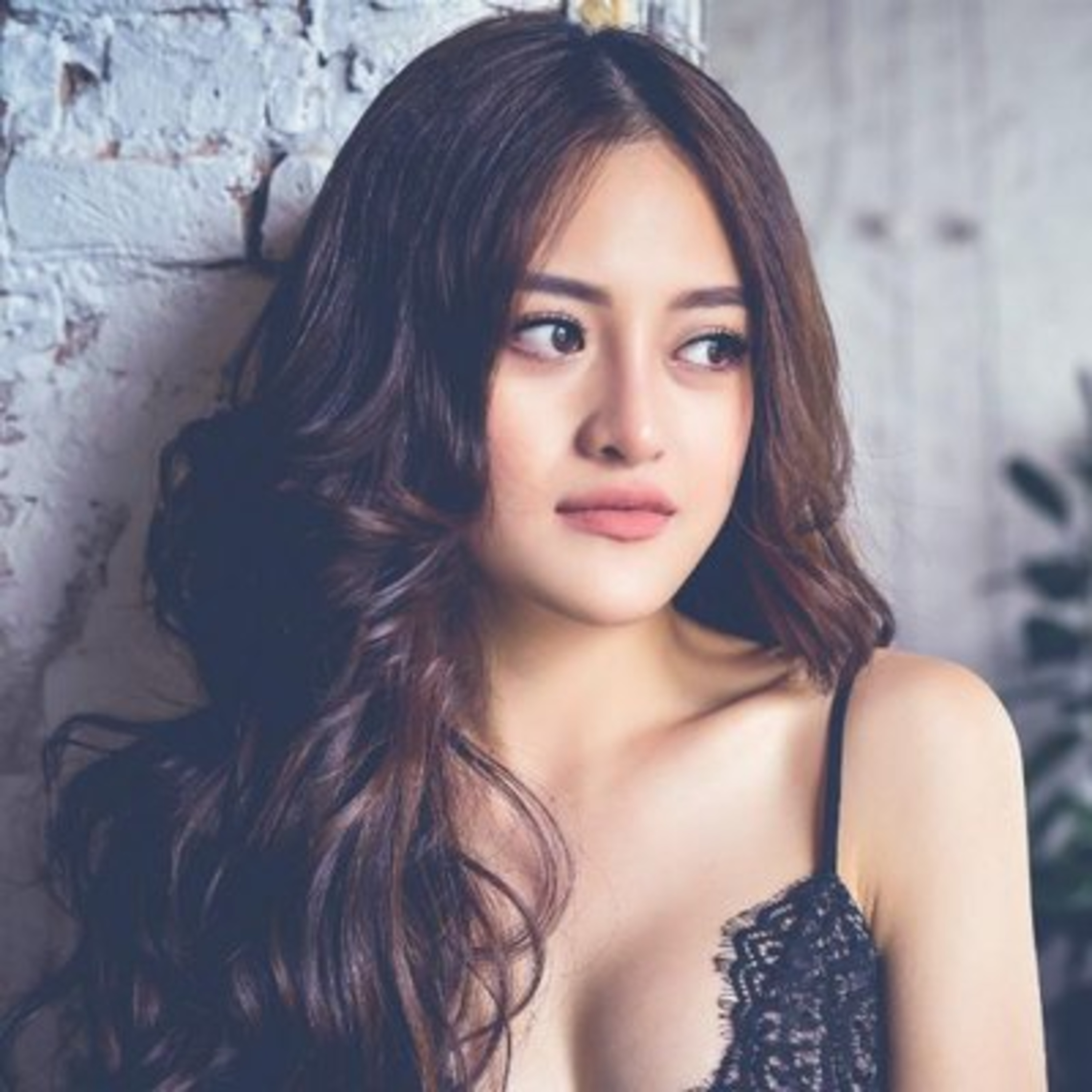 Tăng Thanh Hà, Thanh Hằng và những cặp sao Việt càng chơi thân càng giống chị em ruột episode artwork