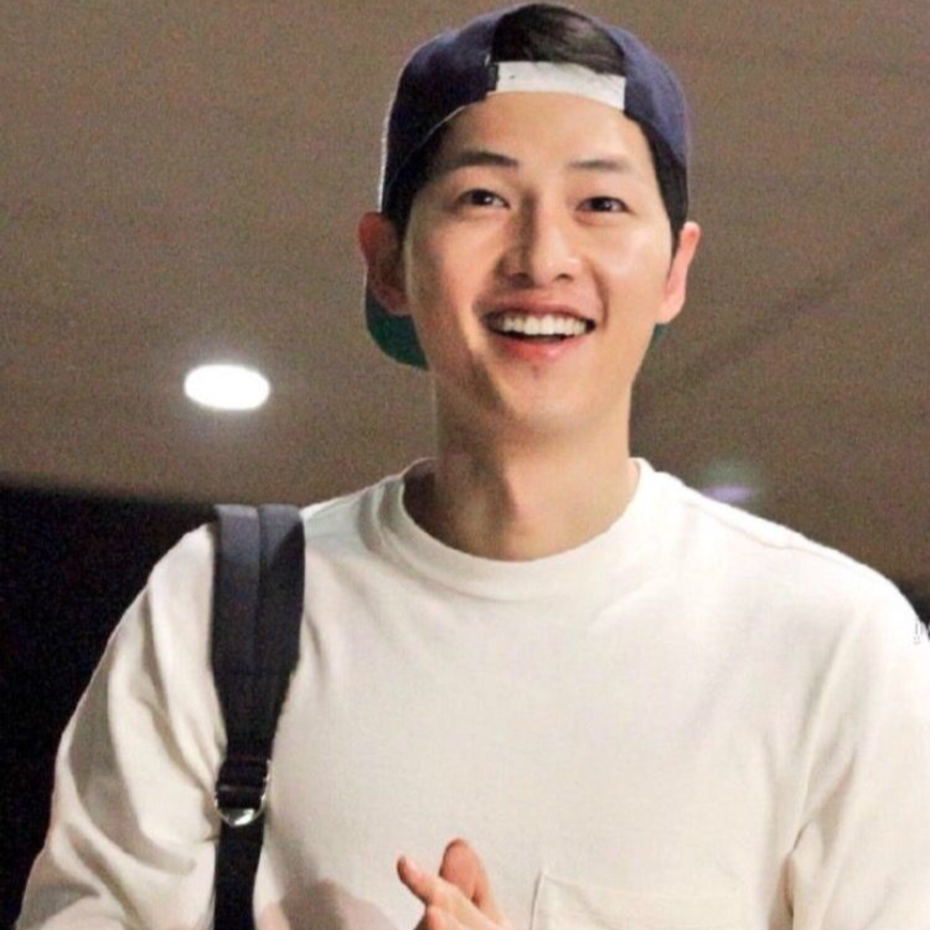 Song Joong Ki U40 gây sốc khi đóng sinh viên ngọt xớt, visual hack tuổi kiểu này chị em lại mê! episode artwork