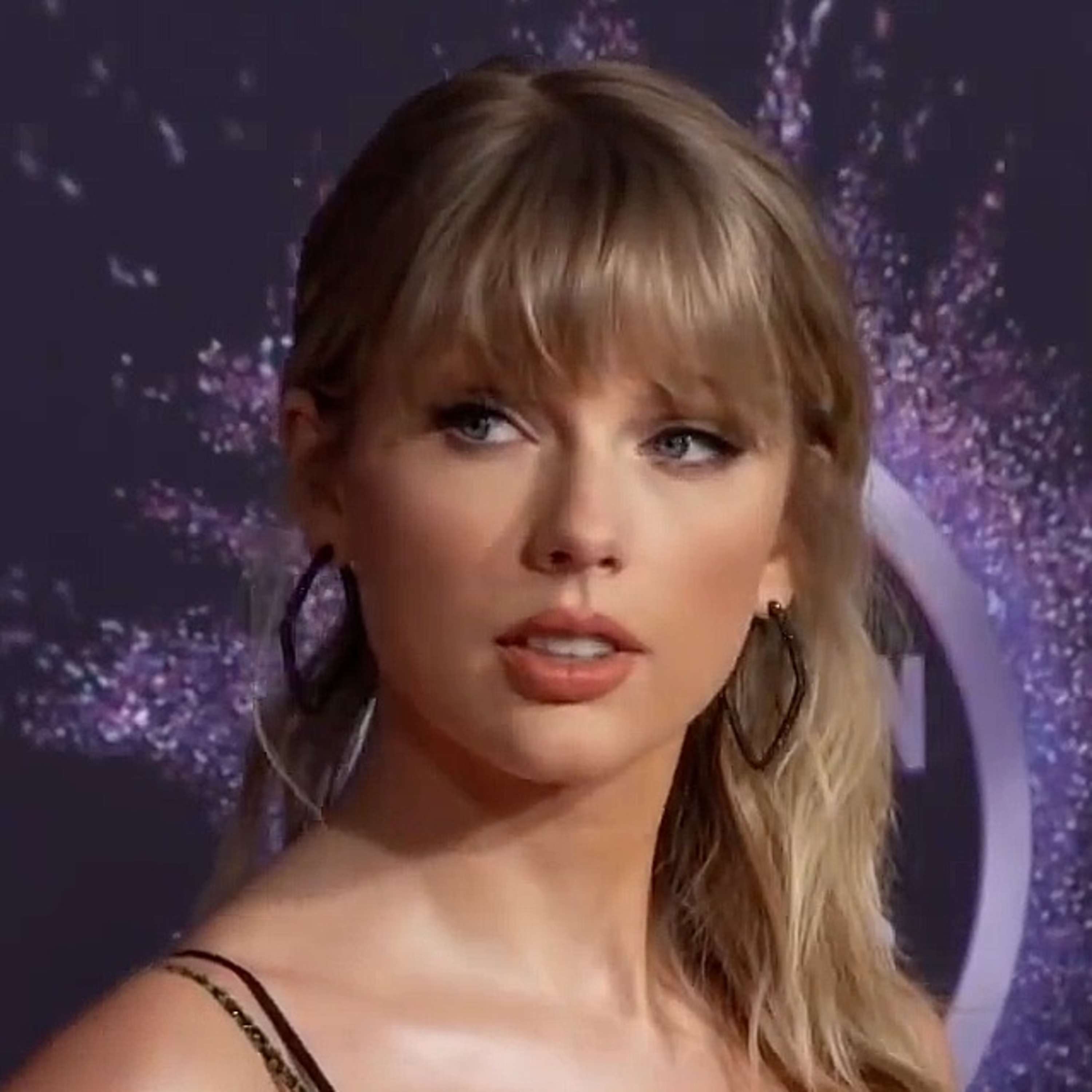 Taylor Swift và dàn sao Hollywood tự 'bóc trần' khuyết điểm nhan sắc của bản thân episode artwork