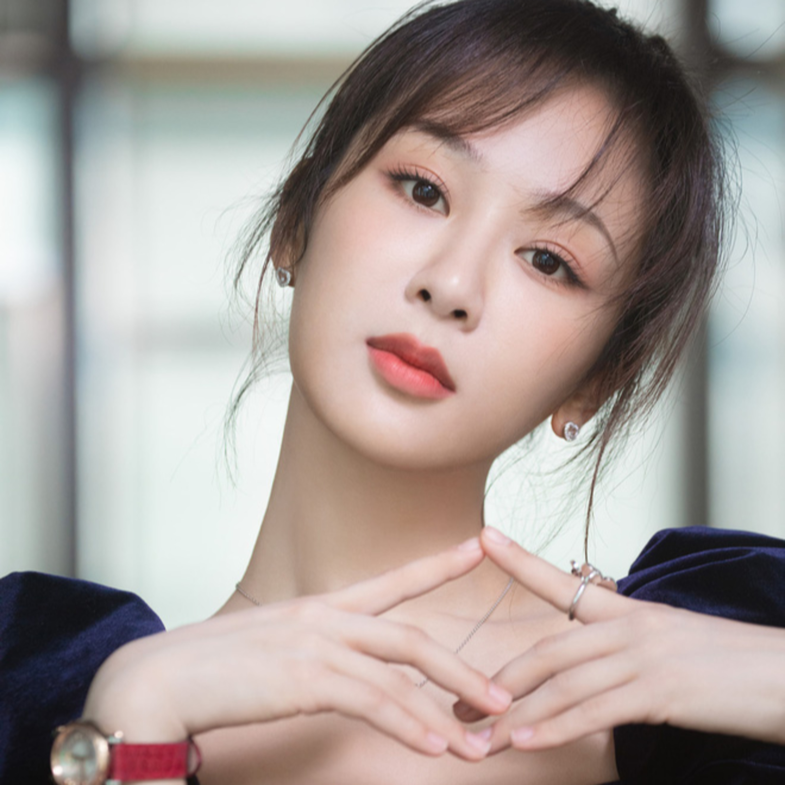 Dương Tử gặp biến, bị netizen tố chuyện mua thủy quân khen ngợi đến lố lăng episode artwork