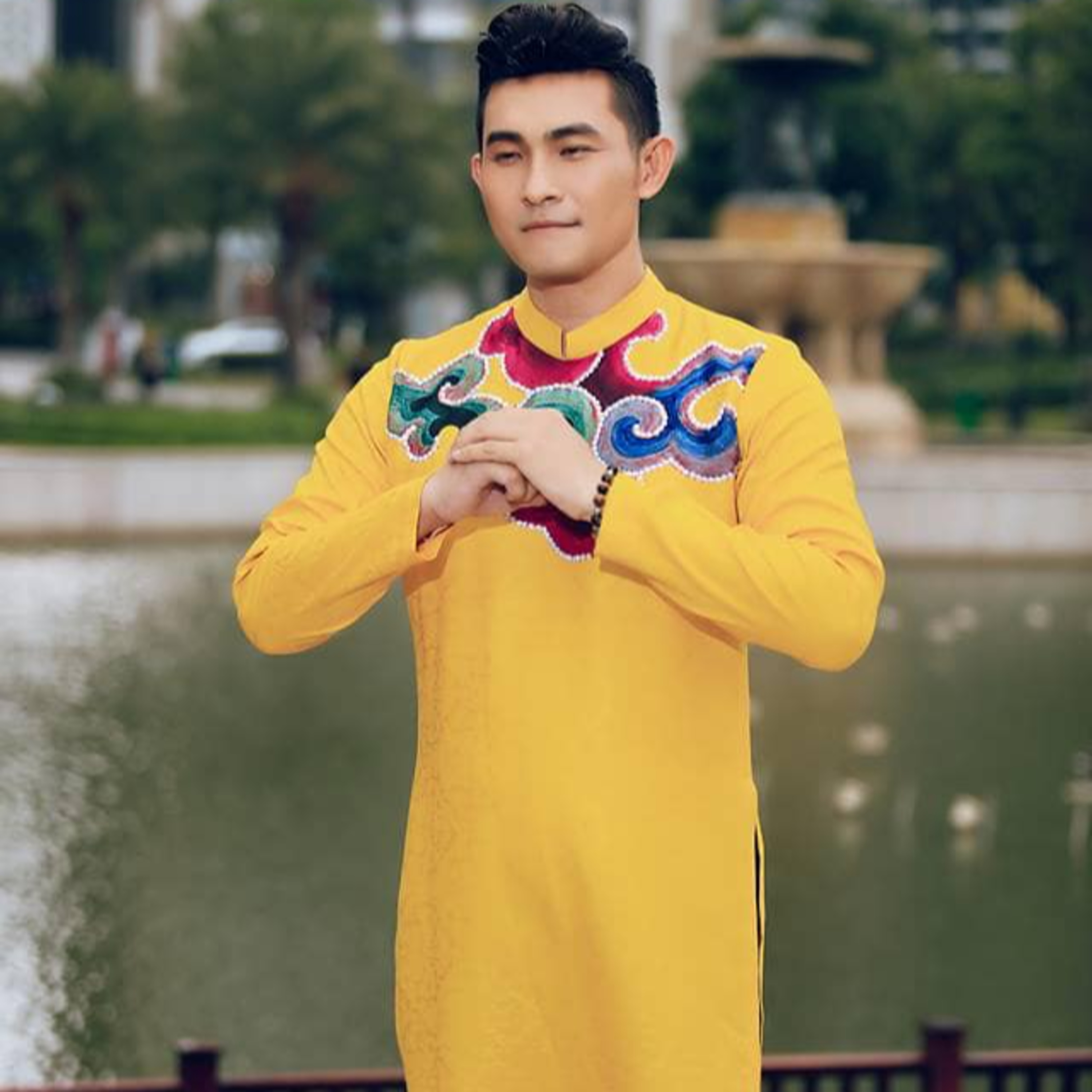 Nguyễn Hồng Ân tiết lộ dự định trở thành linh mục trước khi theo đuổi ca hát episode artwork