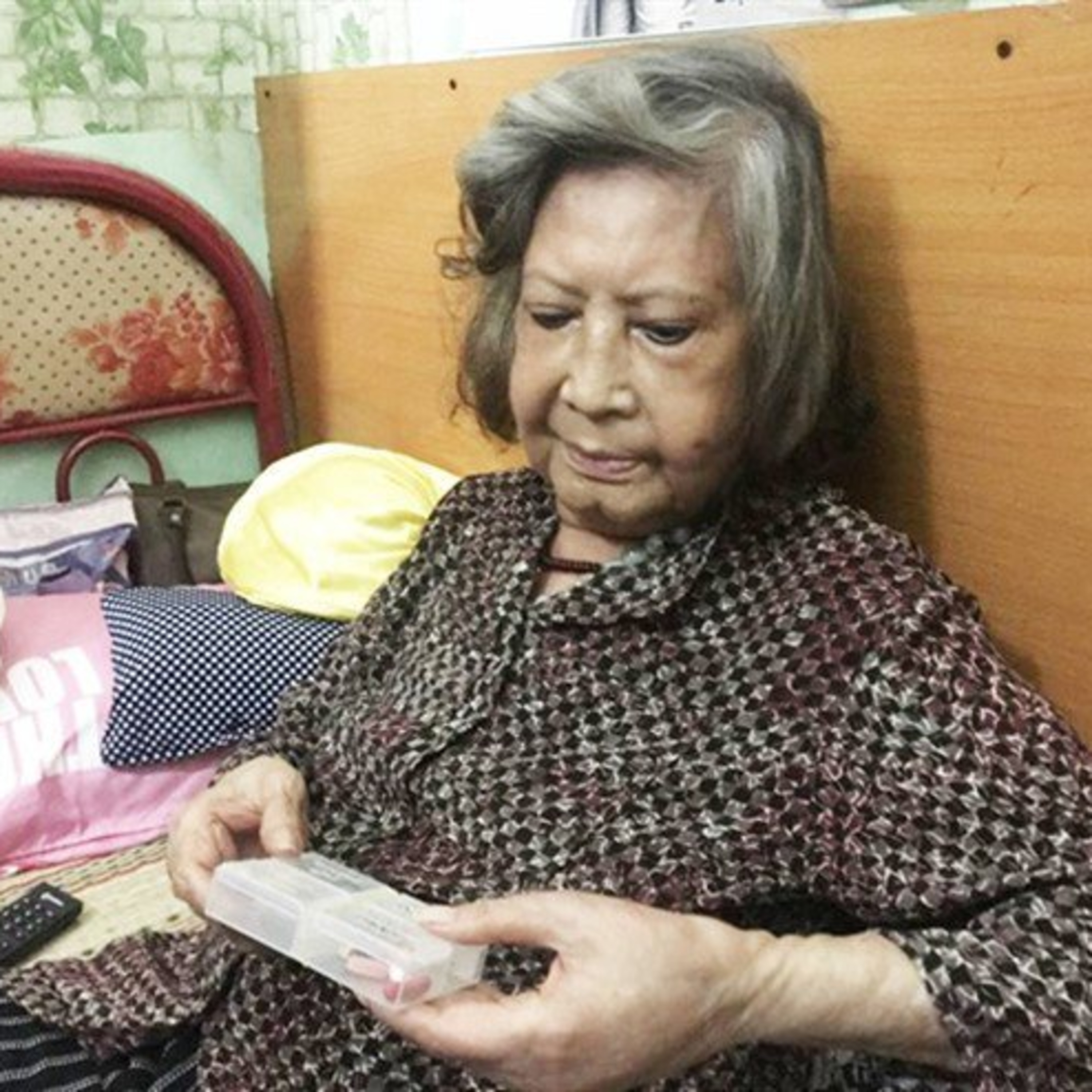 Diệu Hiền: Tuổi thơ nhặt chuối ngoài chợ ăn, uống nước vòi công cộng, U80 bệnh tật, ở viện dưỡng lão episode artwork