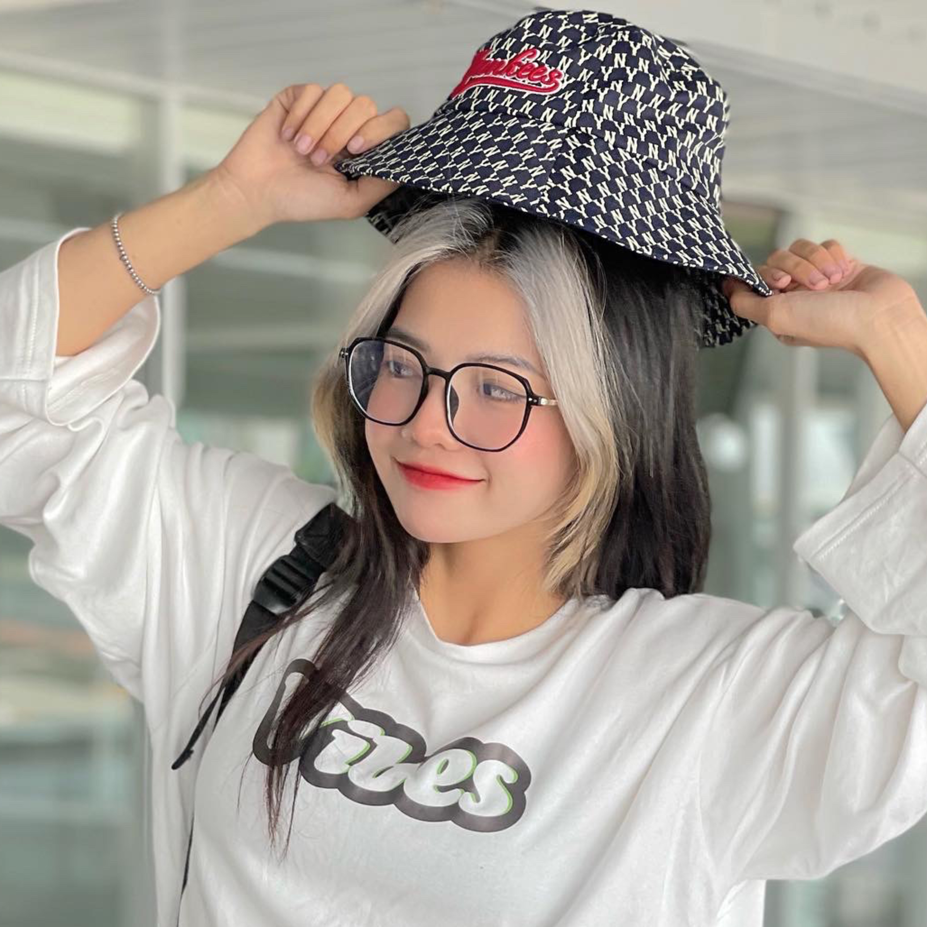 "Lisa Việt Nam" CiiN gặp liên hoàn ồn ào từ nhan sắc đến thái độ, phản ứng thế nào mà vẫn tranh cãi? episode artwork