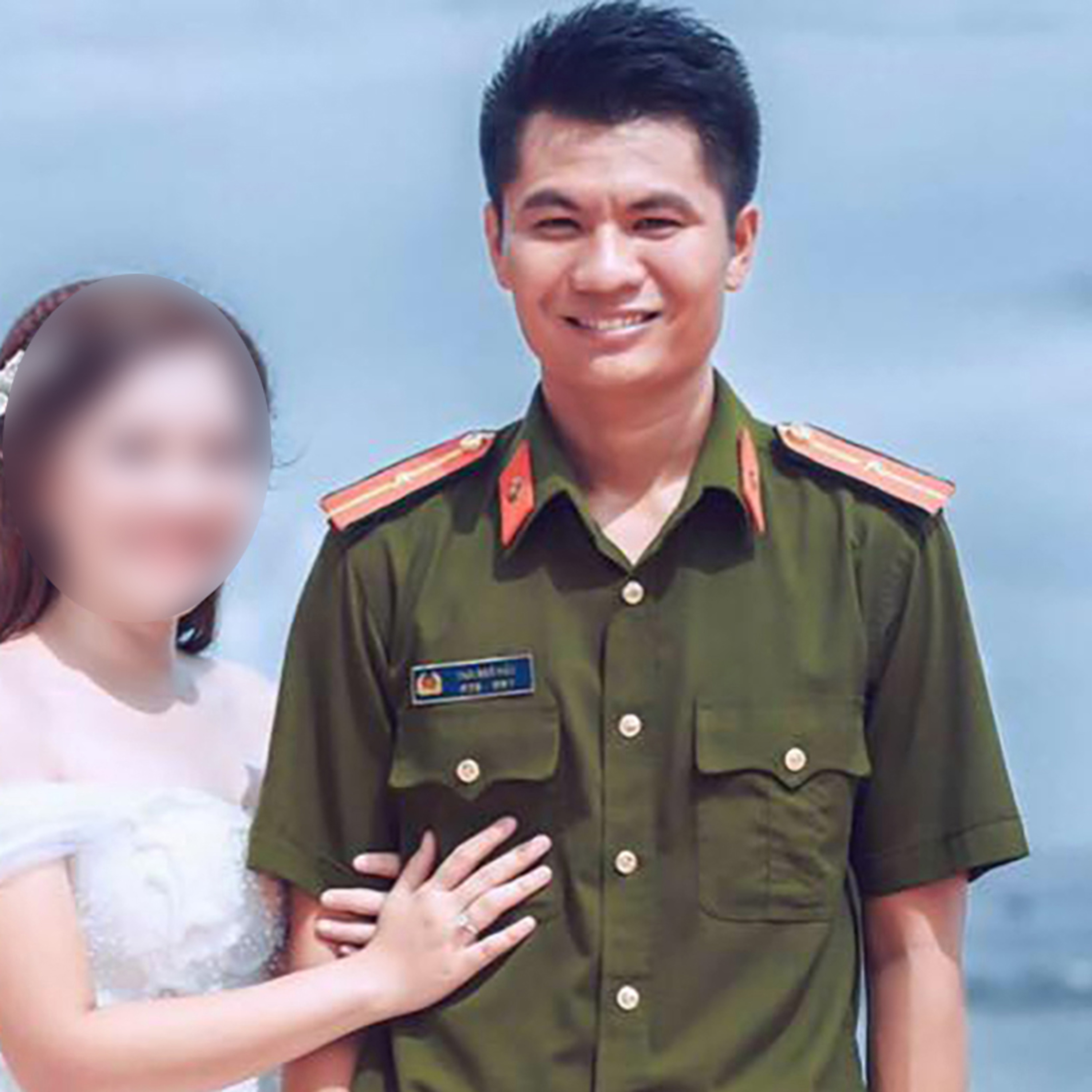 Chân dung người hùng lao ra biển động sóng dữ cứu nhóm người đi chơi lễ bị đ.uối n.ước episode artwork