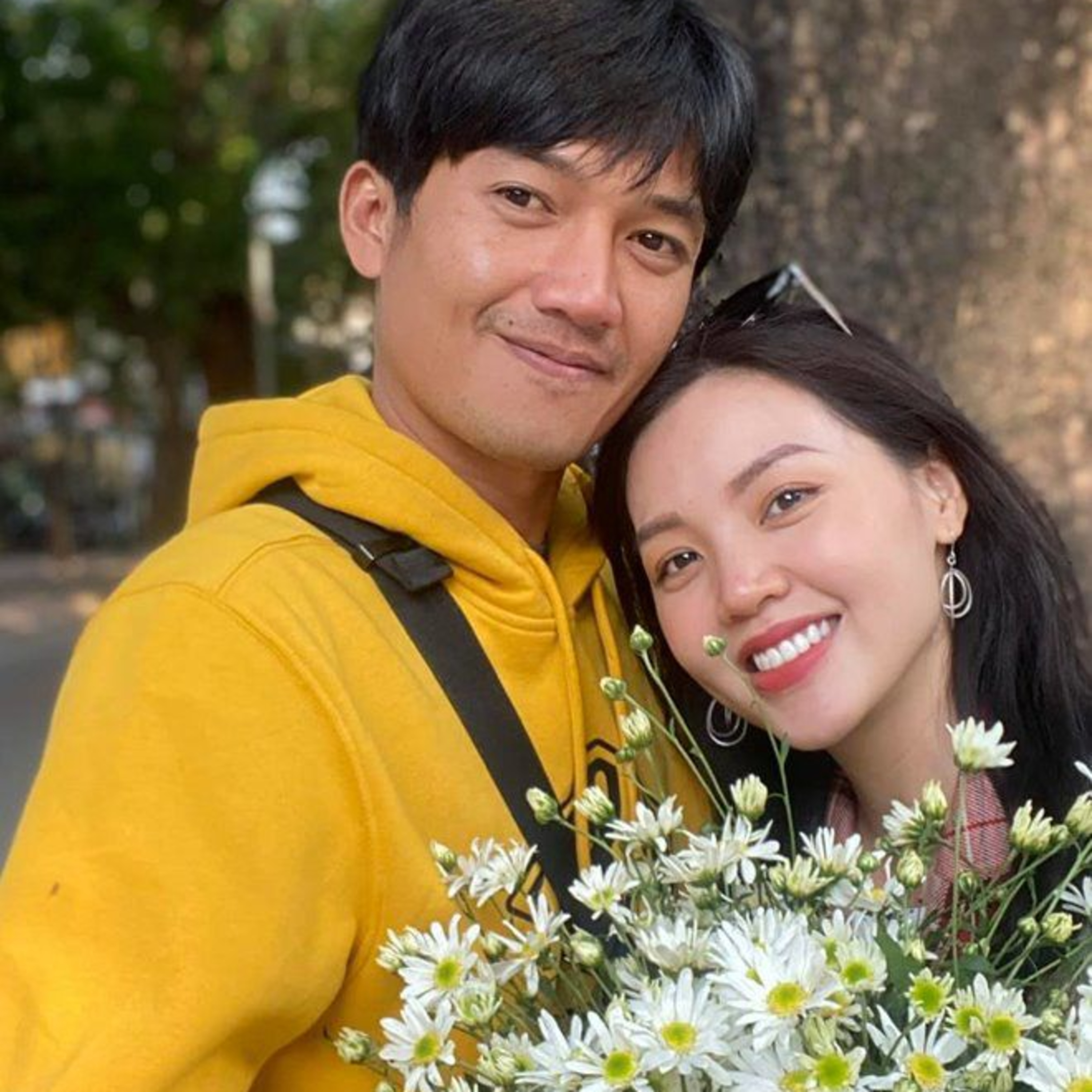 Quang Tuấn: Nam thần màn ảnh có đời tư “sạch bóng” và cuộc hôn nhân mỹ mãn với vợ ca sĩ  episode artwork