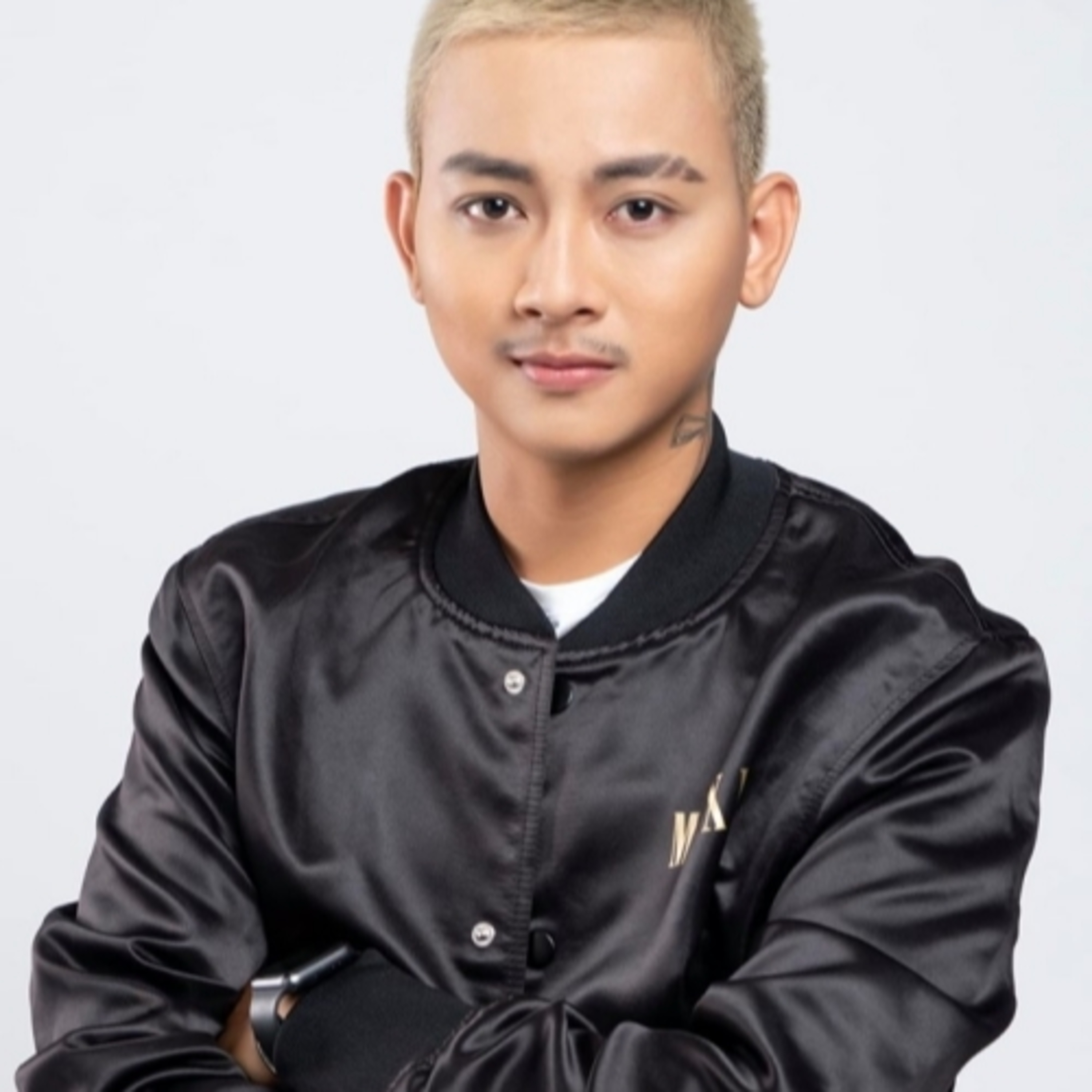 Hoài Linh, Ngọc Sơn và dàn sao Việt khác biệt khi cùng cưu mang con nuôi vào showbiz episode artwork