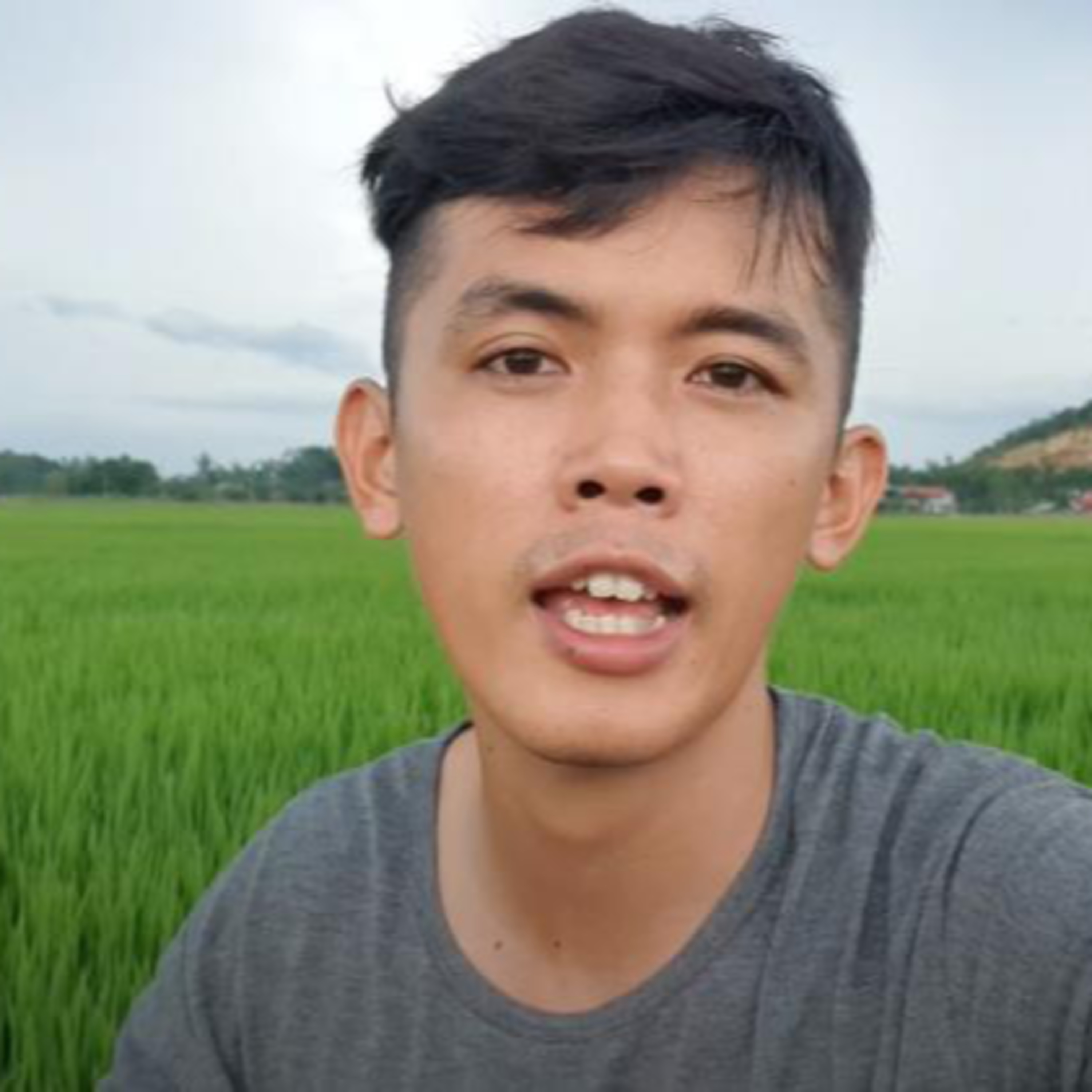 Sang Vlog - Youtuber nghèo nhất Việt Nam xây nhà tặng mẹ và vợ, cơ ngơi mới gây chú ý bởi 1 điểm! episode artwork