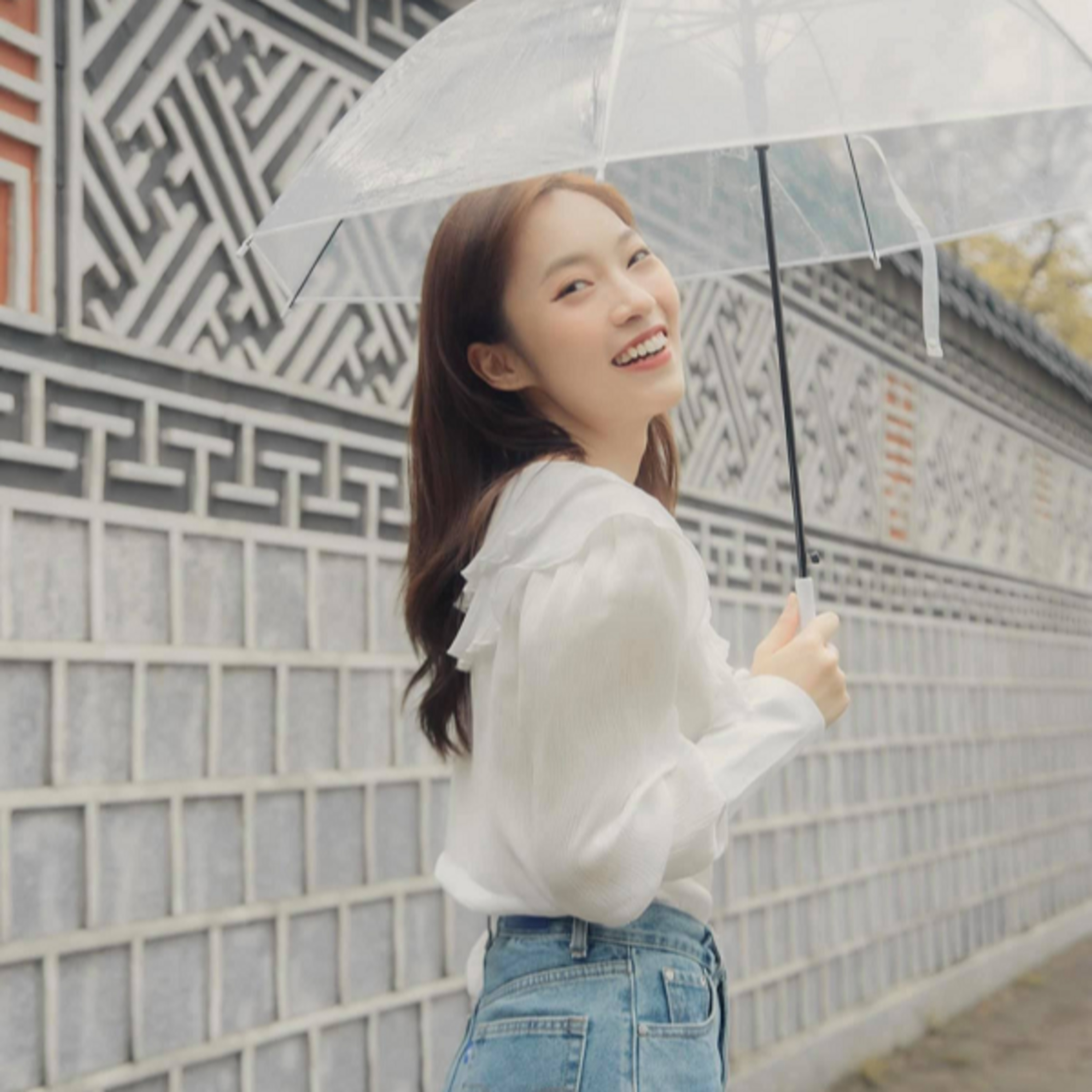 "Hot girl 7 thứ tiếng" Khánh Vy tiết lộ điều bất ổn: 3h sáng vừa khóc vừa nôn episode artwork