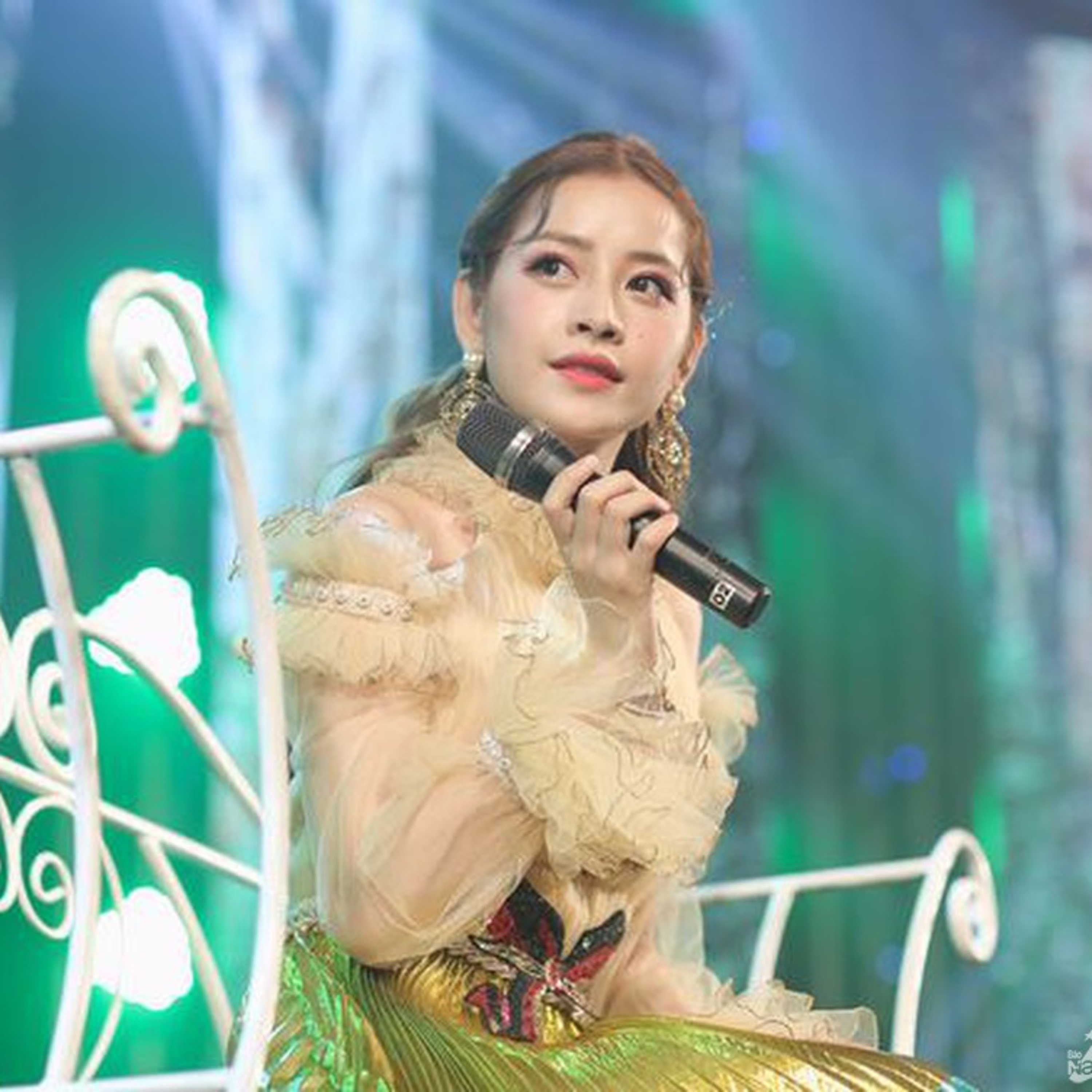 Chi Pu lại gây tranh cãi khi hát live: Lúc nào cũng xinh, chỉ phải tội chuyên 'hát nhép' episode artwork
