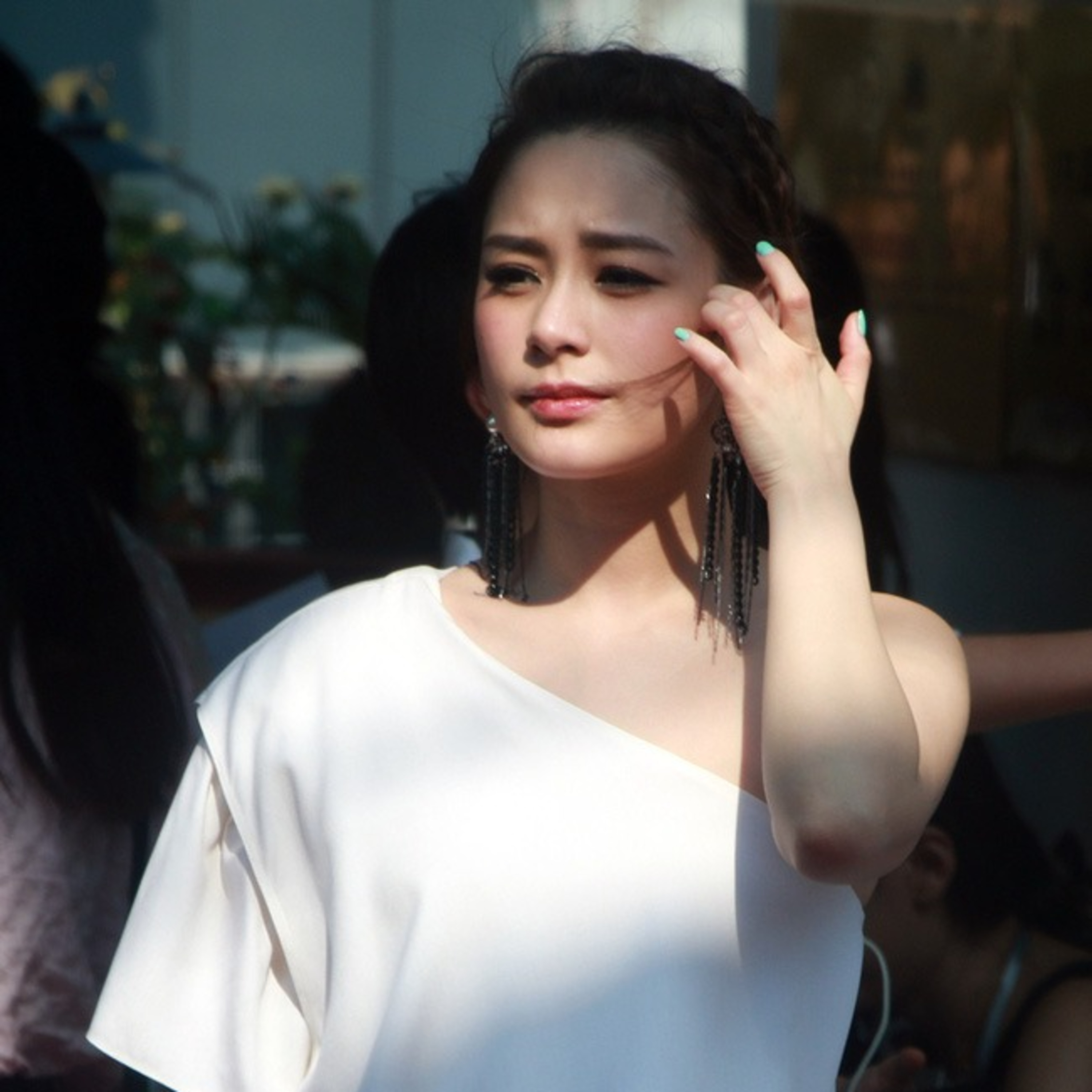 Chung Hân Đồng ngày càng “tuột dốc”, ẵm luôn danh hiệu "nữ hoàng phim rác" chỉ vì 1 sai lầm episode artwork