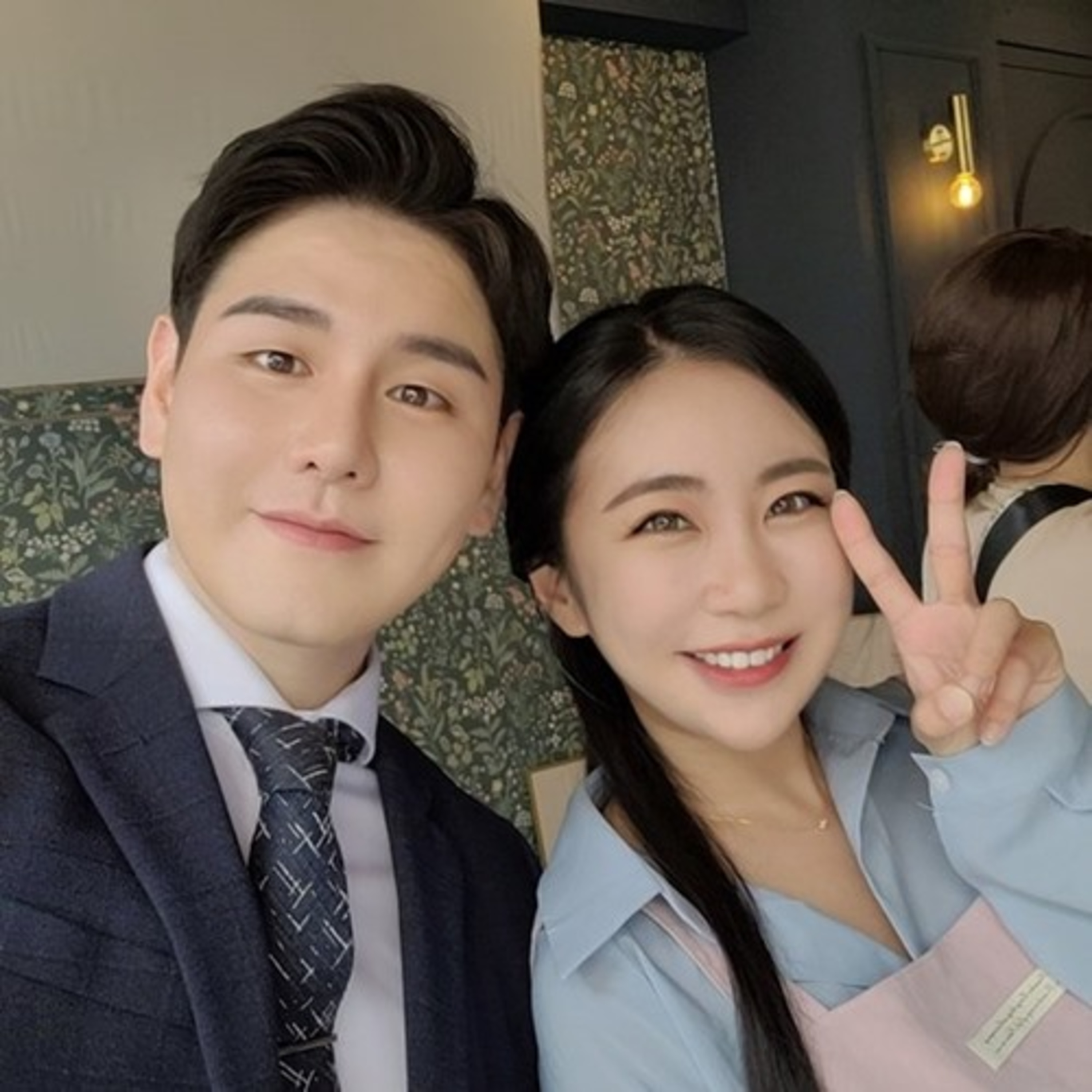 Kim Sung Eun: "Thần đồng diễn xuất" dậy thì thất bại, chuẩn bị cưới thì phát hiện bạn trai đồng tính episode artwork