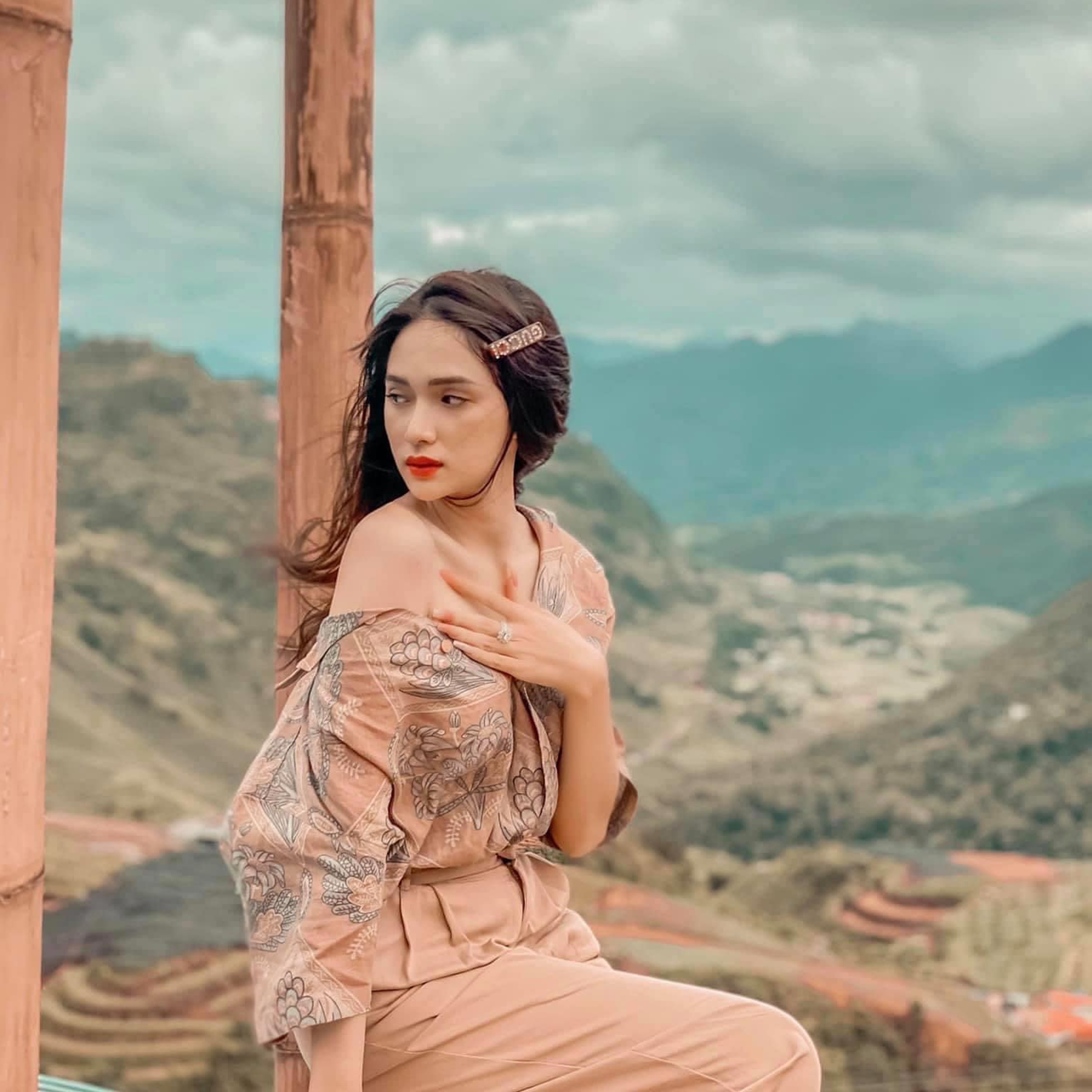 Hương Giang thừa nhận não không được bình thường episode artwork