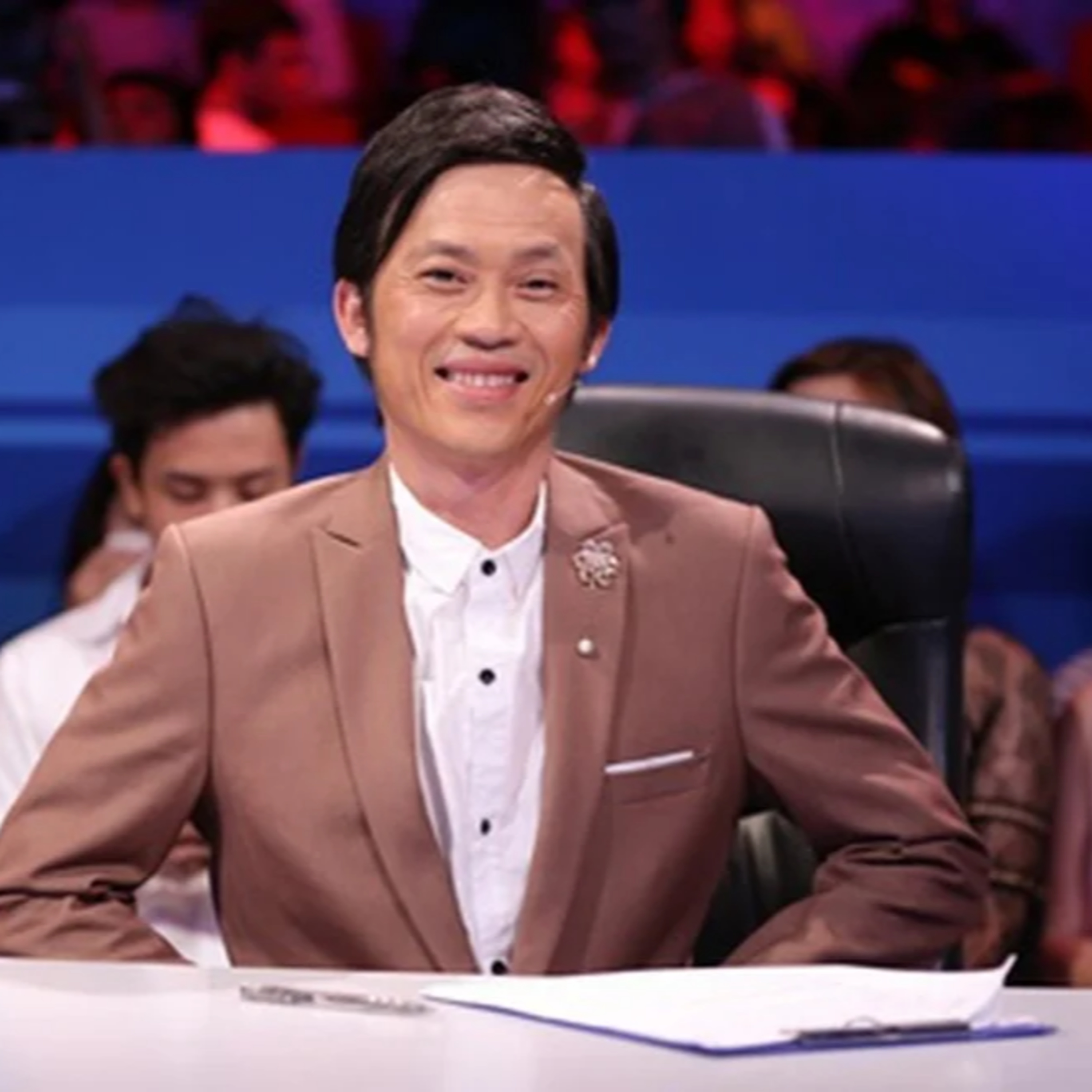 NS Hoài Linh lại nhận 'trái đắng' thê thảm sau scandal chấn động episode artwork