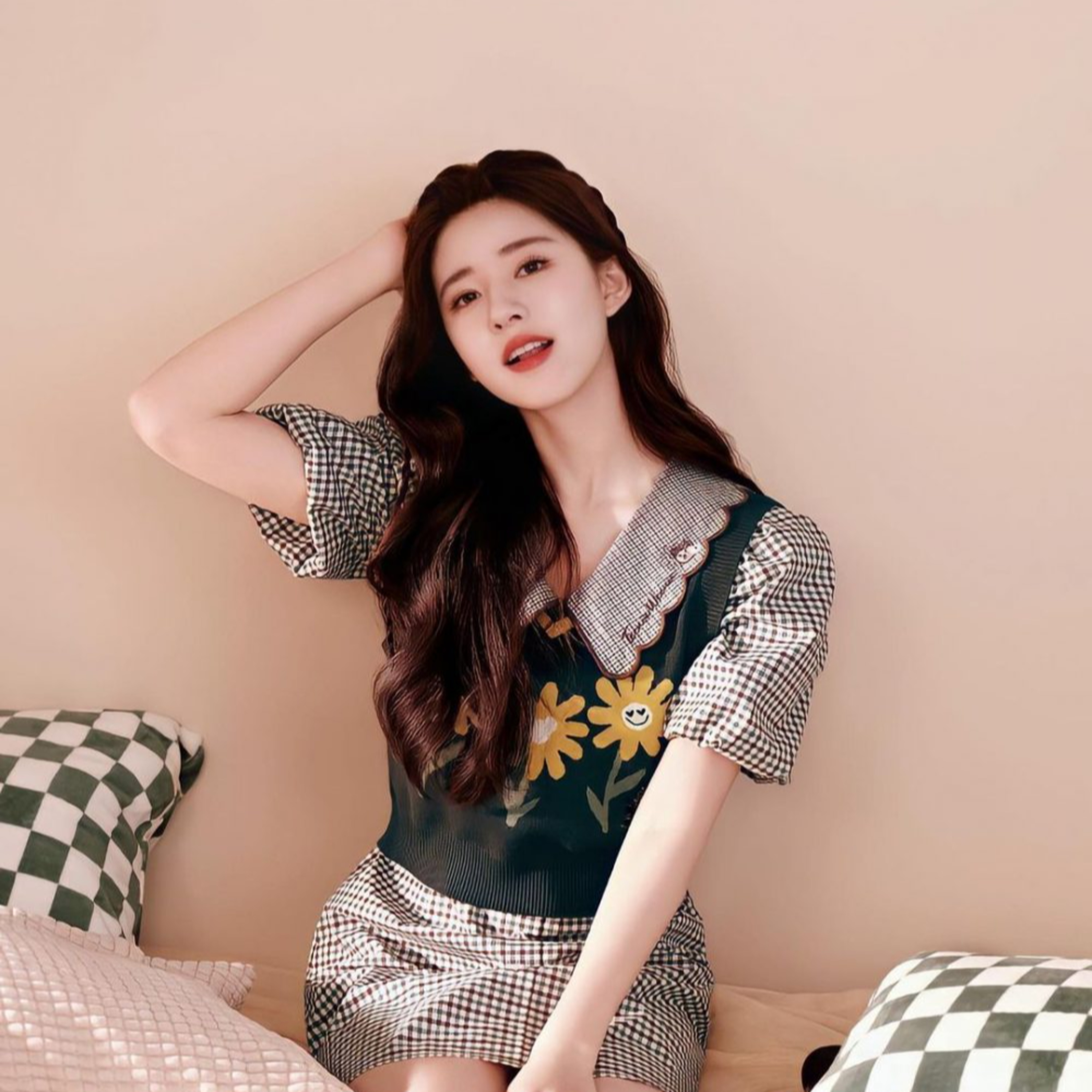 Triệu Lộ Tư, Nhậm Gia Luân và loạt sao Cbiz lộ liễu "phake" chiều cao trong phim episode artwork