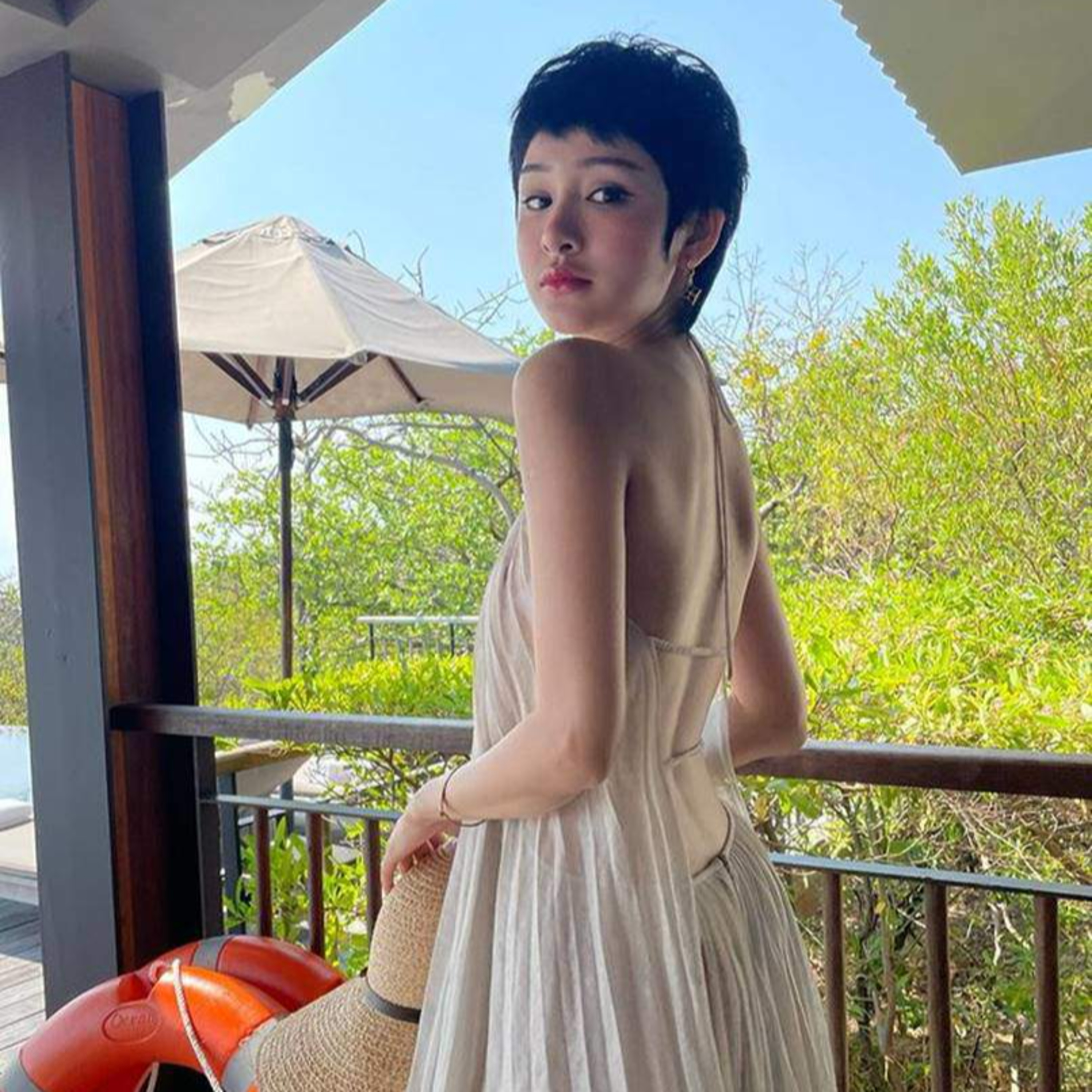 Hiền Hồ sẽ làm gì tiếp theo sau khi xin lỗi công chúng vì bê bối ‘nương tựa’ đại gia có vợ? episode artwork