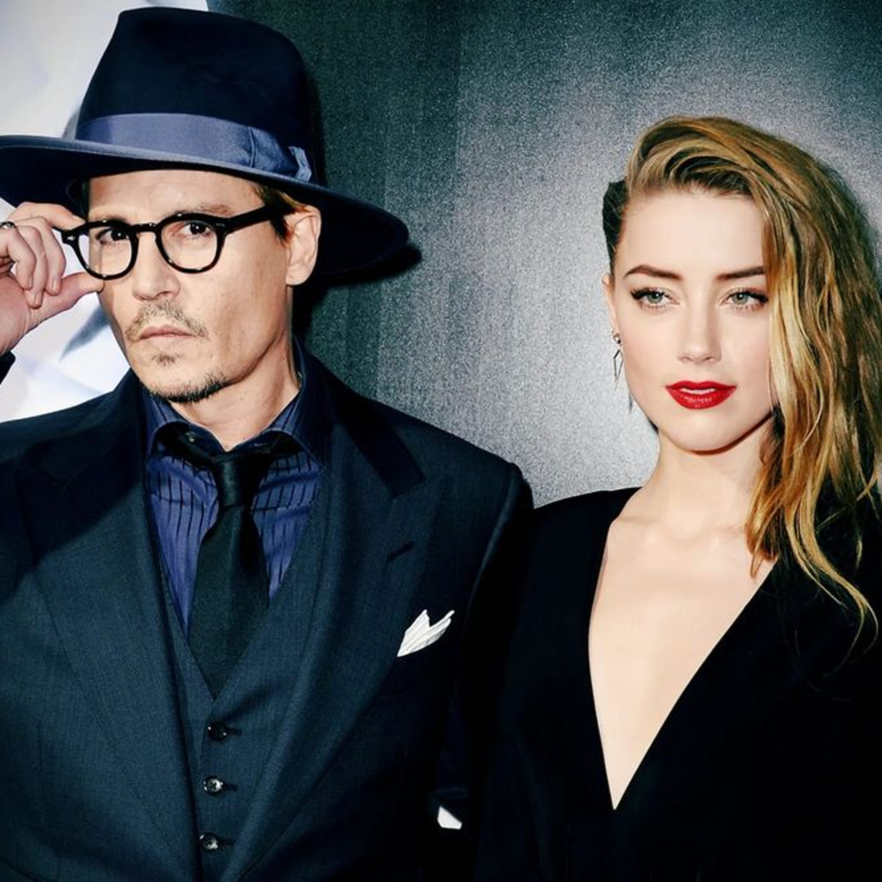 Johnny Depp được bệnh vực, Amber Heard bị gọi là "một thảm họa của loài người" episode artwork