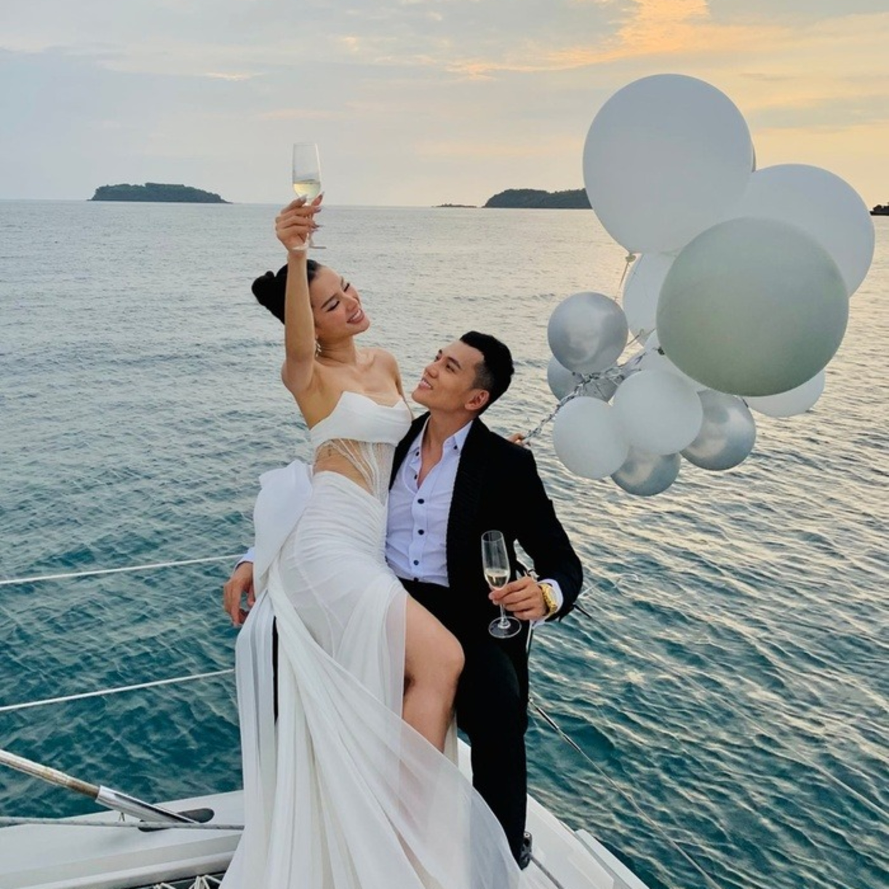 Đám cưới Phương Trinh Jolie - Lý Bình: Cô dâu khoe trọn nhan sắc gây mê, chú rể lái G63 đón nàng về dinh episode artwork