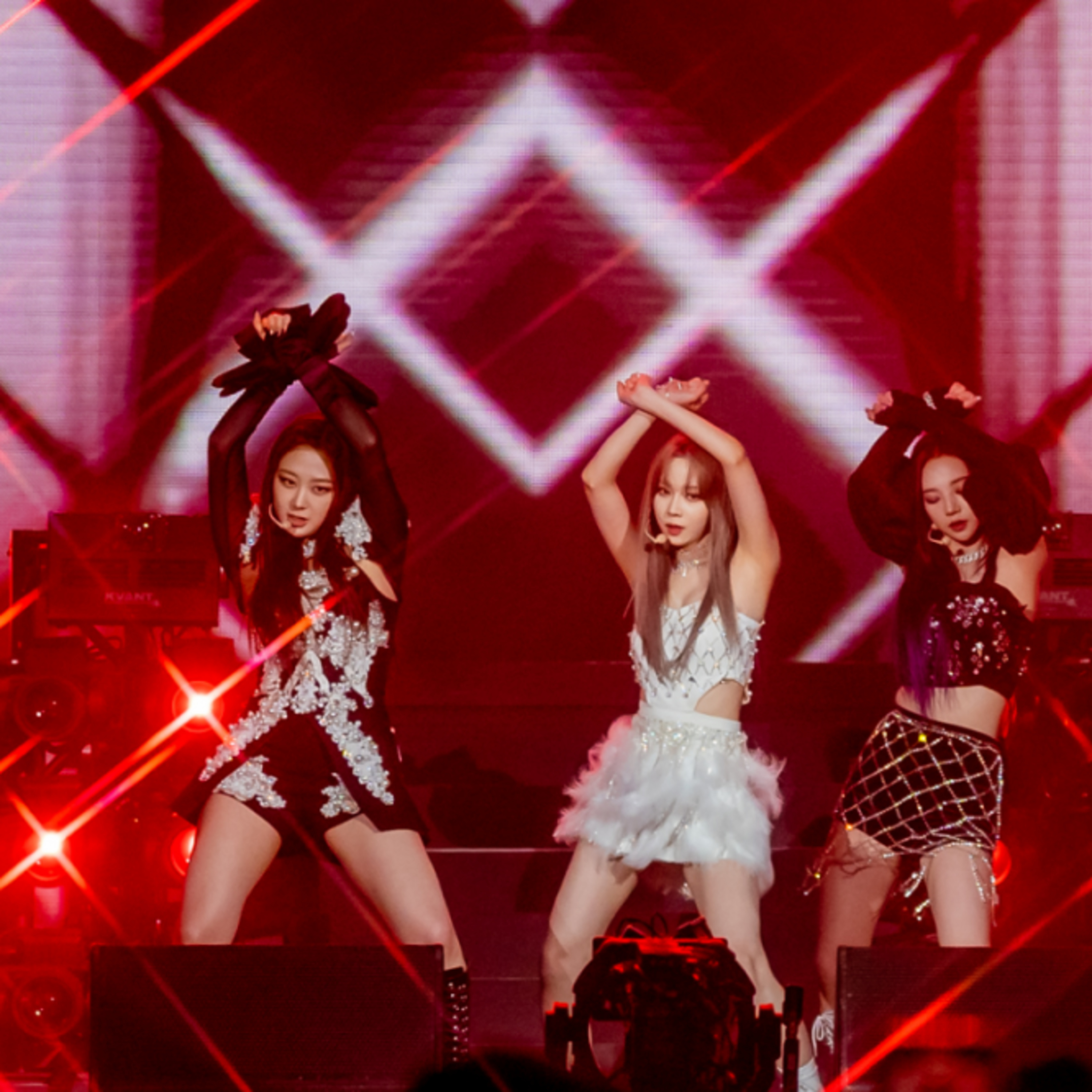 aespa bị chê diễn tệ nhất tại Coachella, vì sao cùng là hát live nhưng không cháy bằng BLACKPINK? episode artwork