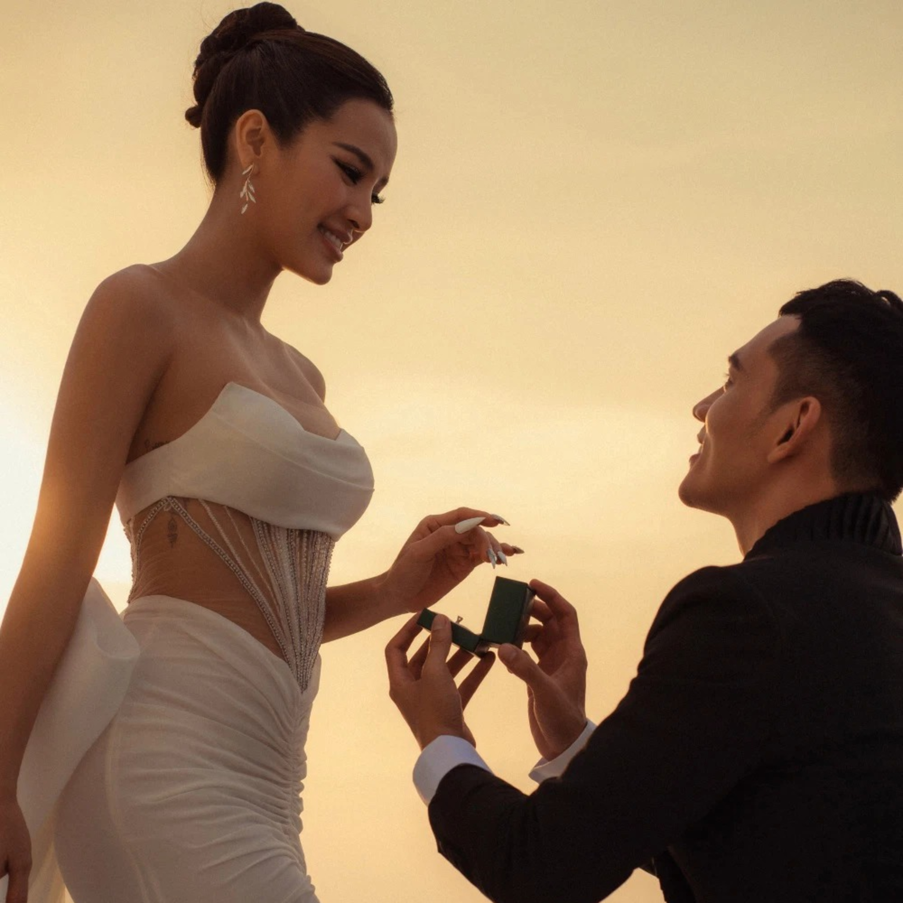Đám cưới Phương Trinh Jolie và Lý Bình: Hé lộ sính lễ cực khủng, toàn là vàng và kim cương episode artwork