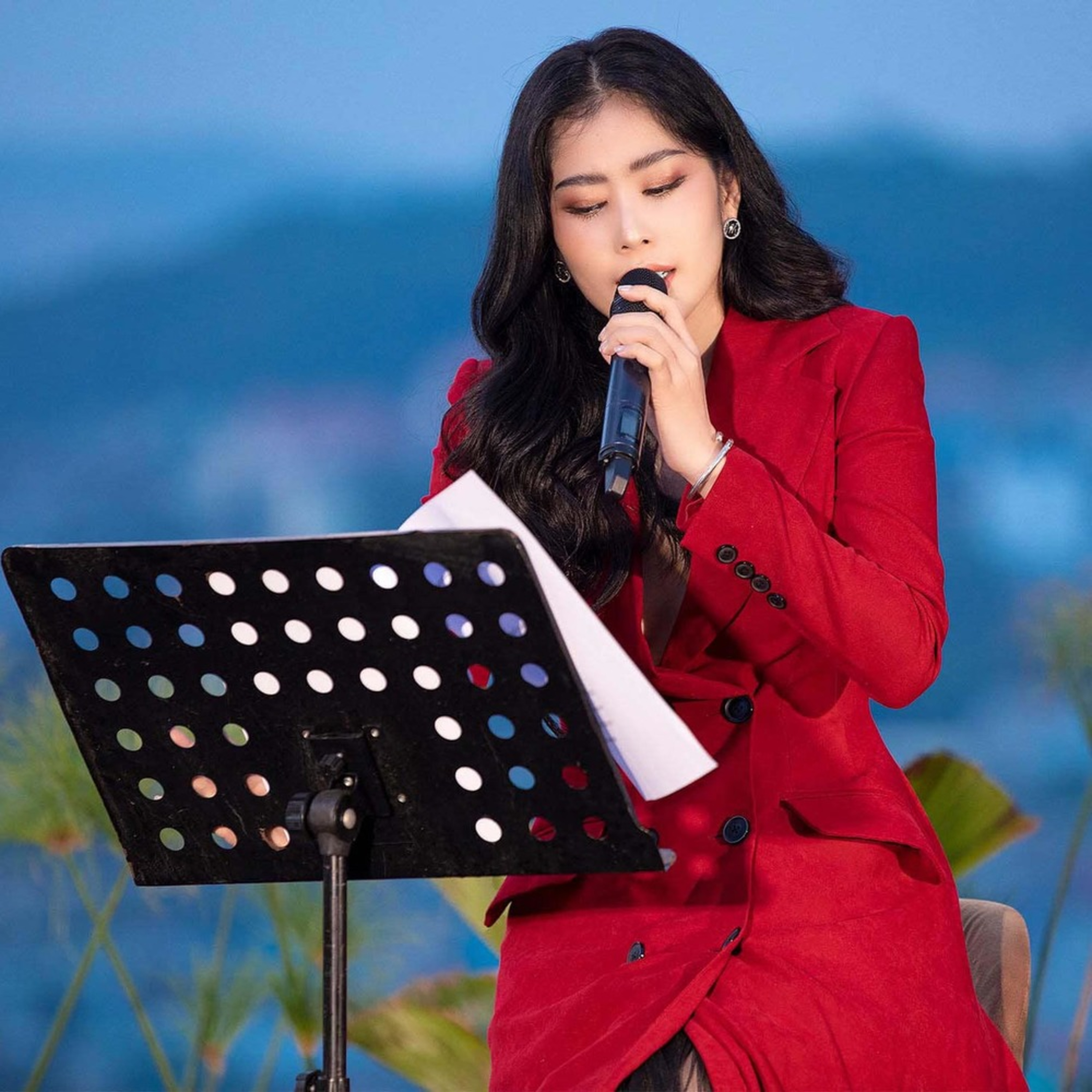 Nam Em đáp trả khi bị chế giễu body, sức khỏe xuống cấp nghiêm trọng vì căn bệnh này episode artwork