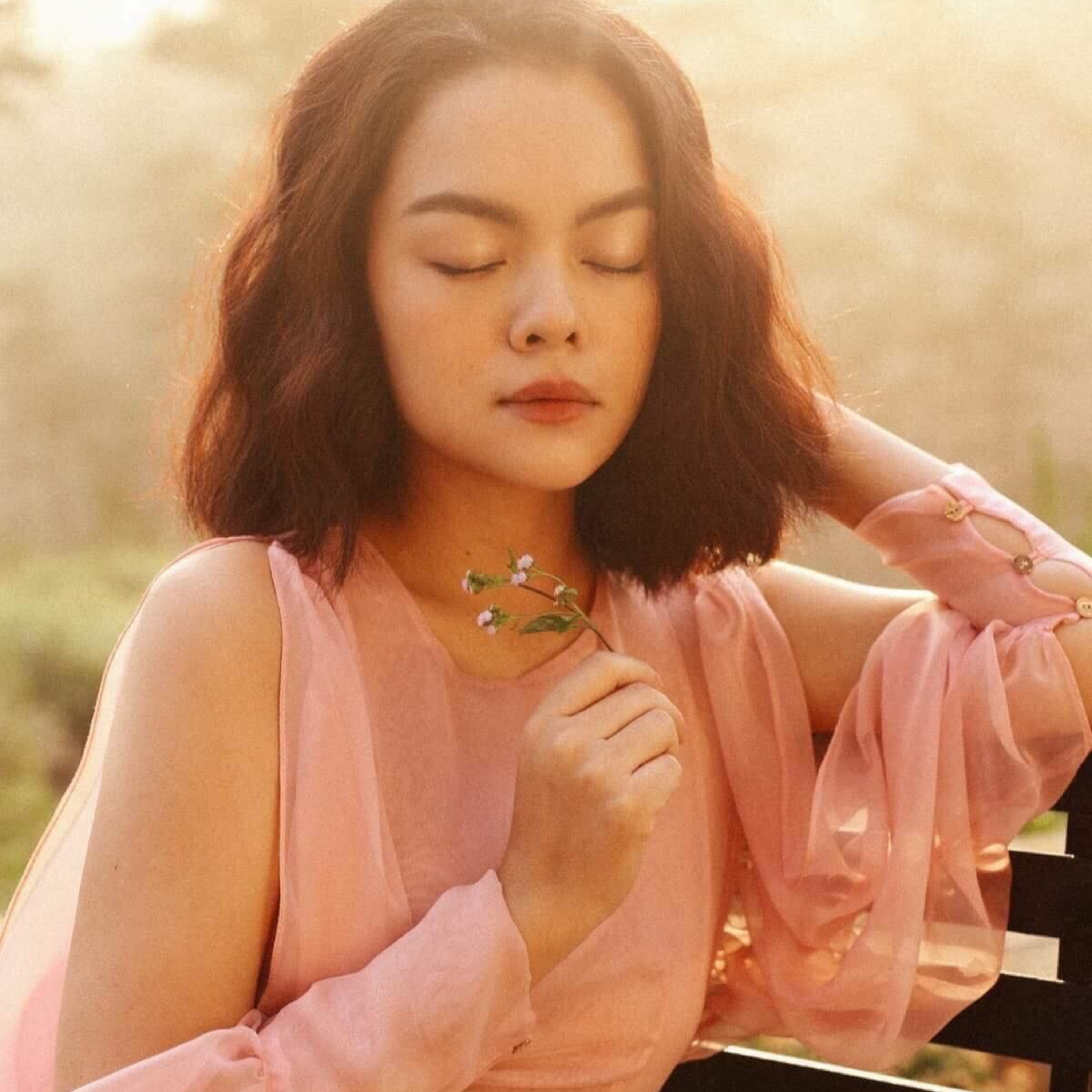 Phạm Quỳnh Anh tung ảnh rõ bụng to bất thường, dân tình: ‘Ít nhất 6 tháng rồi!’ episode artwork