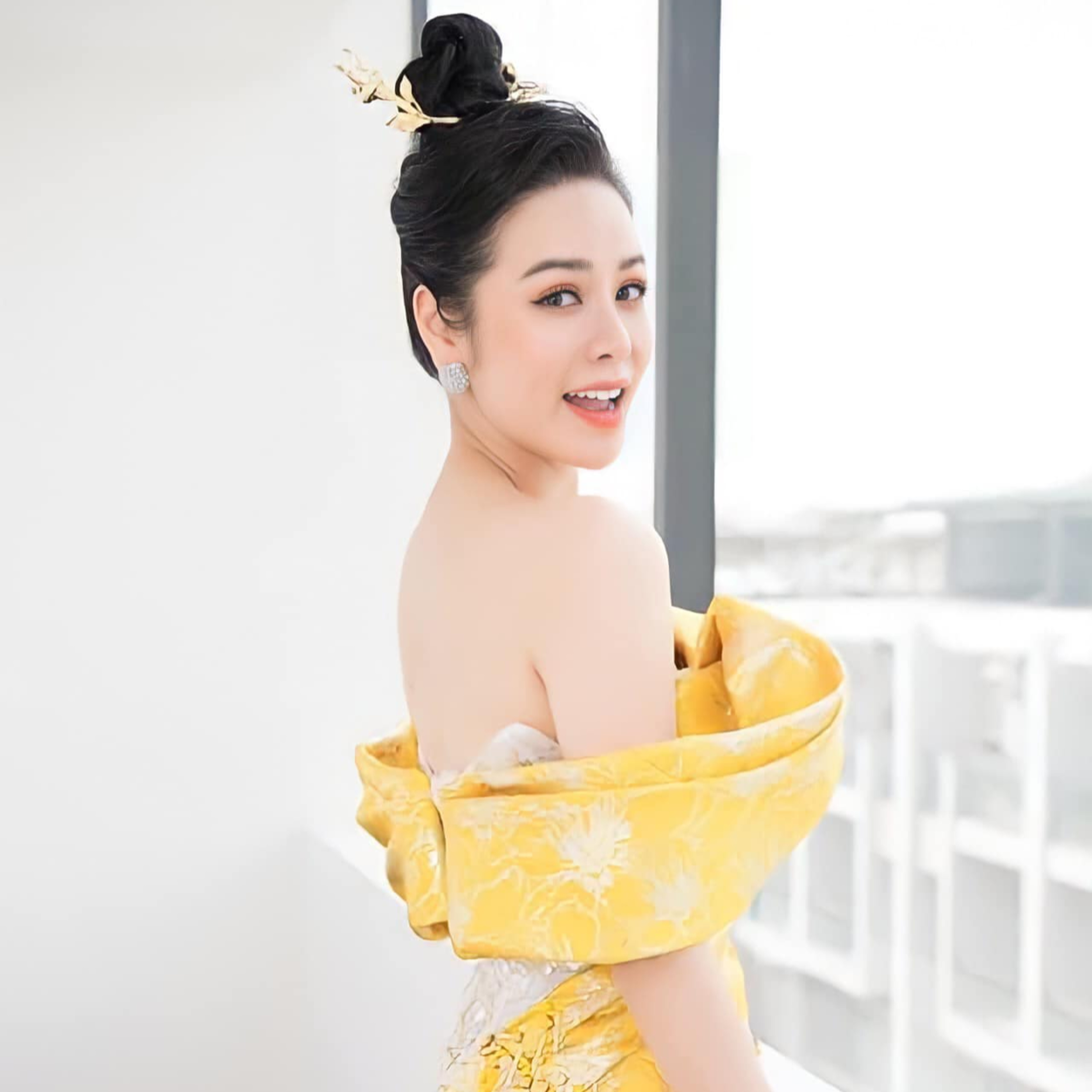 Nhật Kim Anh và đường tình trắc trở: 3 lần tự tử vì tình, bị nghi là "tiểu tam", U40 yêu trai trẻ? episode artwork