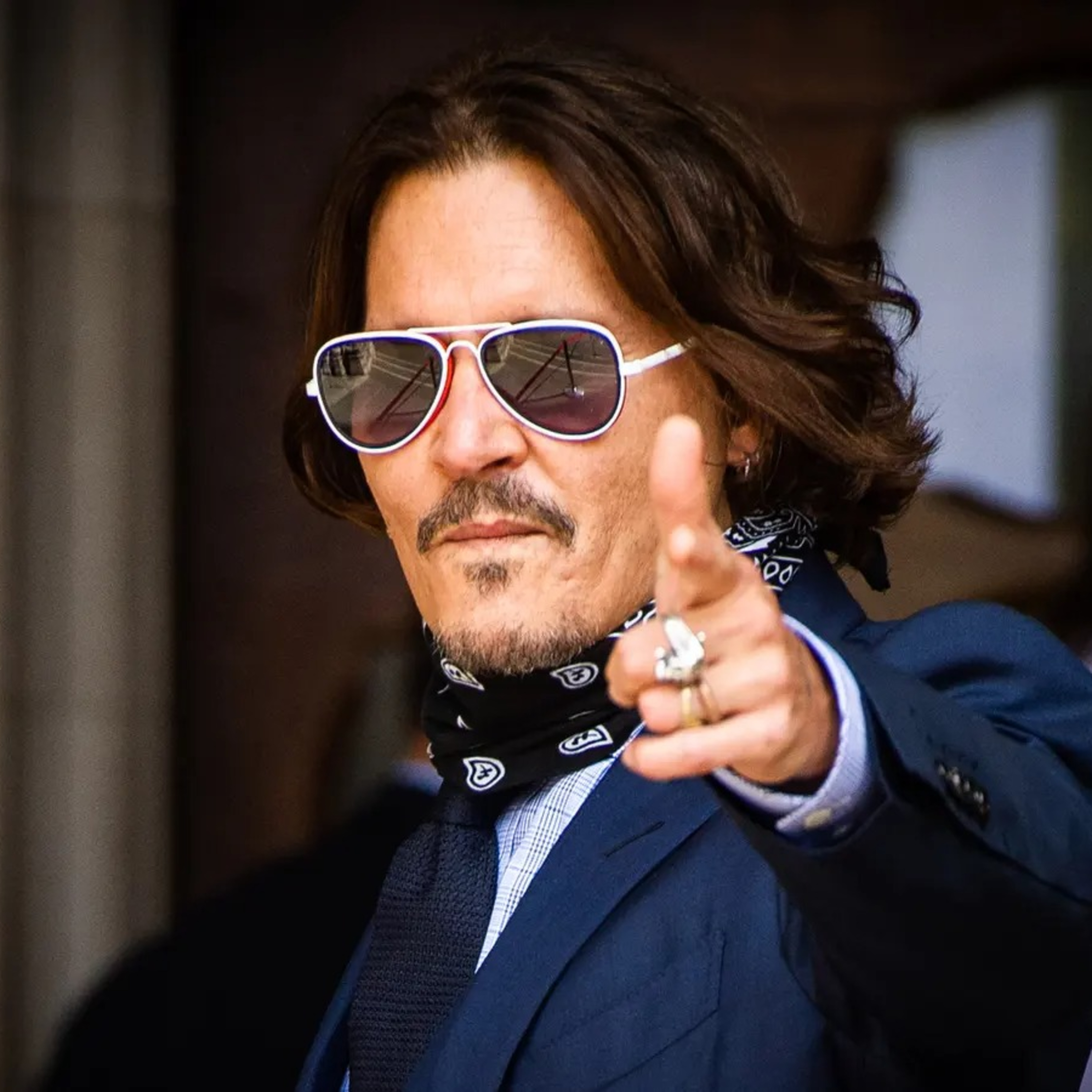 Vụ kiện Johnny Depp - Amber Heard: Diễn biến mới khiến dân tình sửng sốt episode artwork