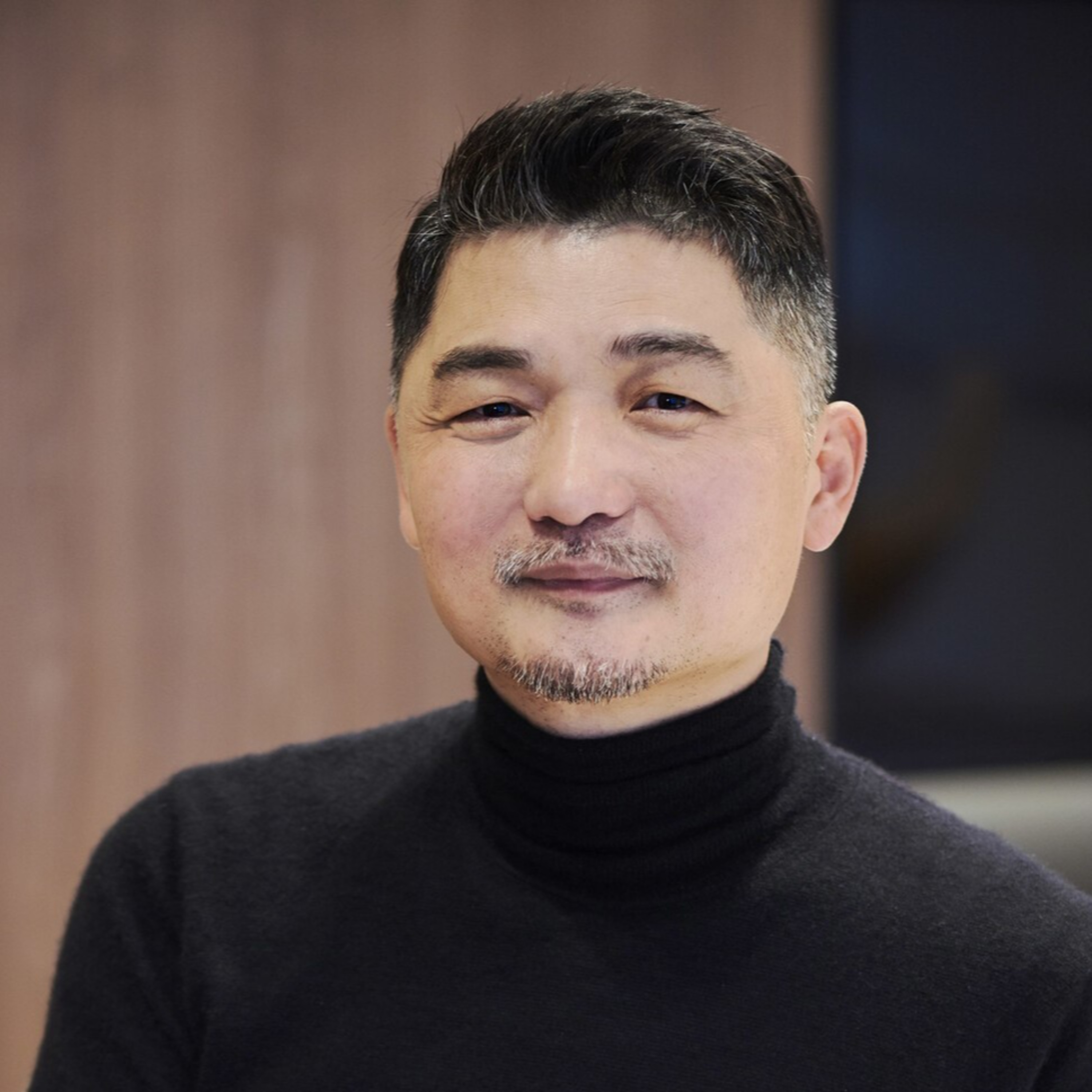 Kim Beom-su tỉ phú tự thân giàu có nhất Hàn Quốc và bê bối cờ bạc, gian lận episode artwork