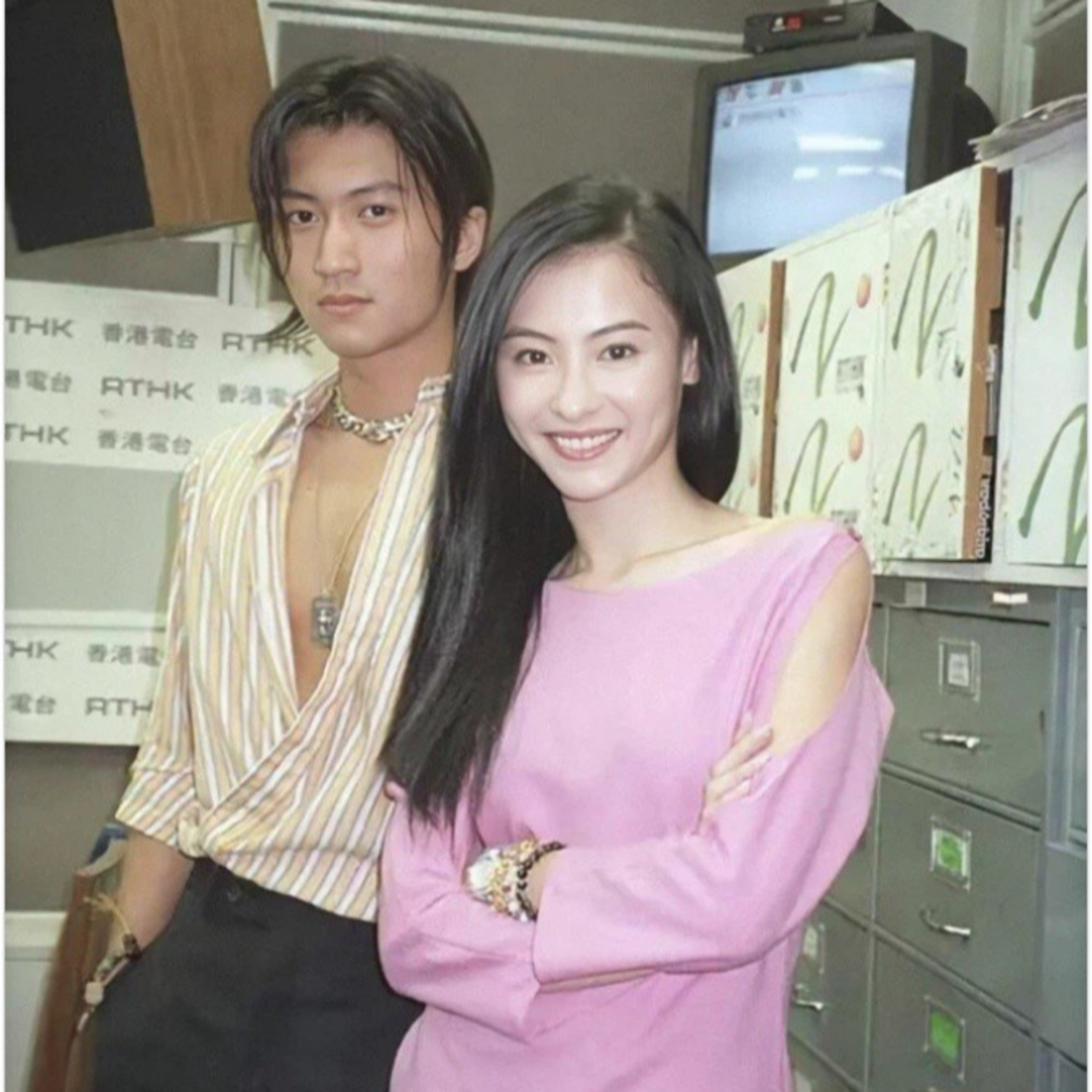 Tạ Đình Phong xúc động, lần đầu tiết lộ lý do không nuôi con sau 8 năm ly hôn  episode artwork