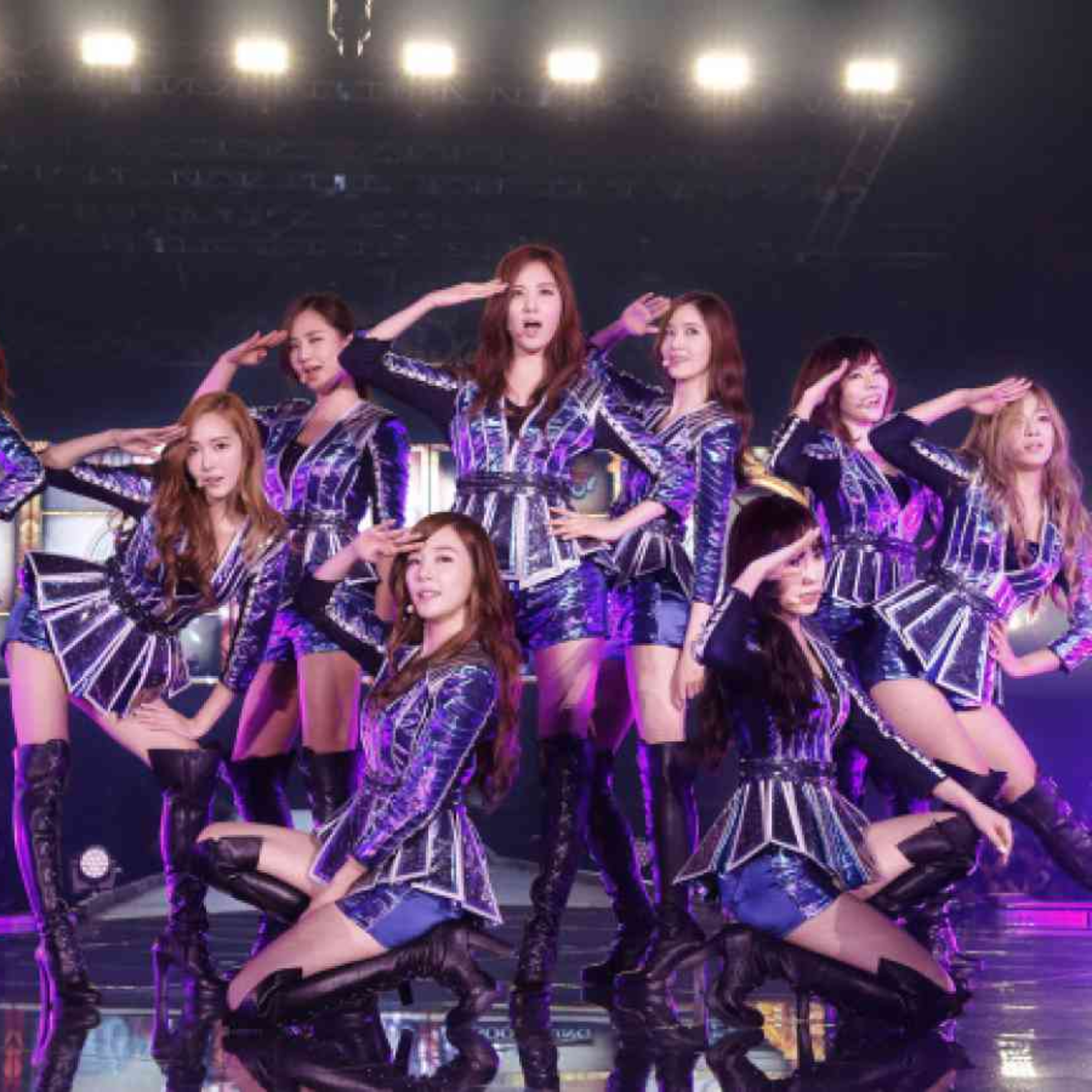 2NE1 tan nát sự nghiệp, SNSD khó “tái hợp” vì sự khắc nghiệt, bất công của Kpop episode artwork
