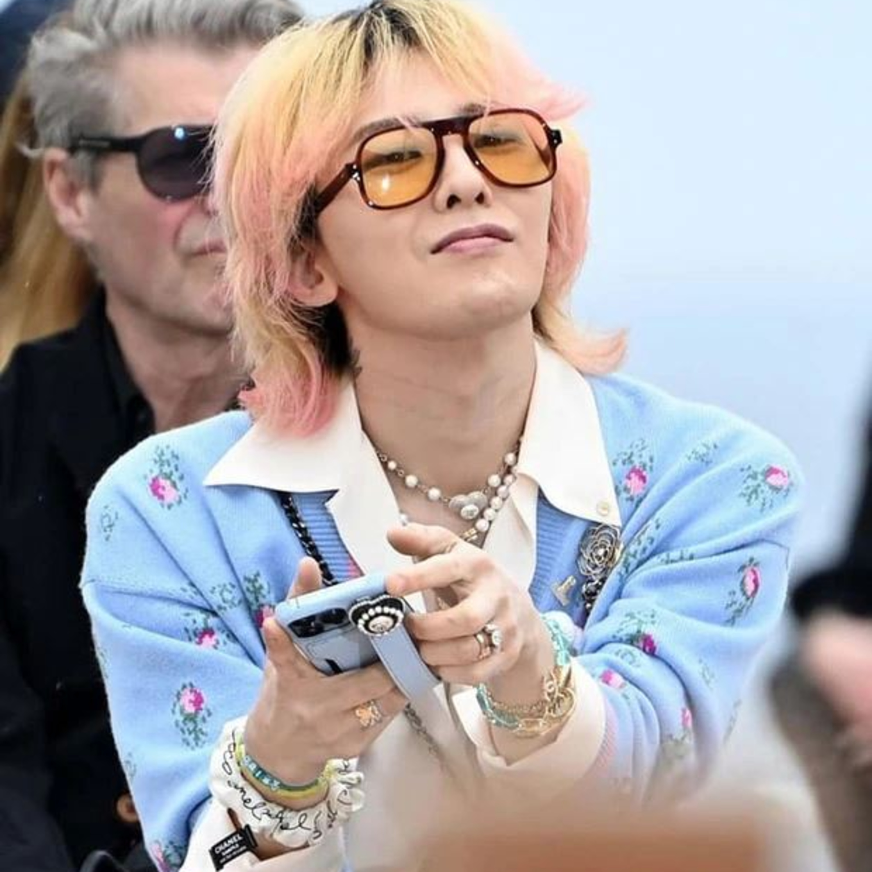 G-Dragon (BIGBANG) lên đồ cực chất tại trời Tây nhưng lại gây lo ngại vì một điều episode artwork