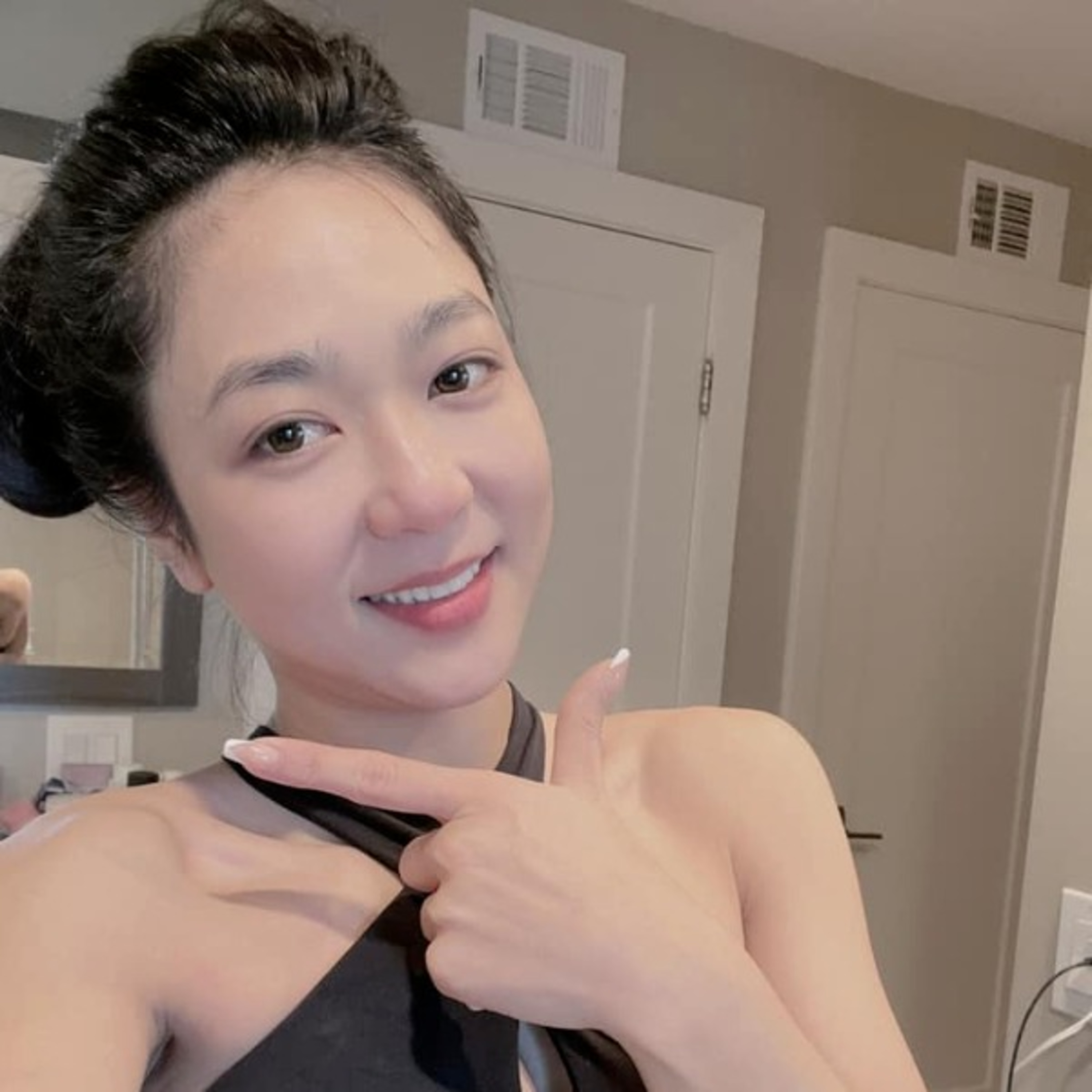 Chấn động: Xôn xao vợ kém 13 tuổi của “vua cá Koi” là “em gái nương tựa”, nói dối chuyện ly hôn? episode artwork