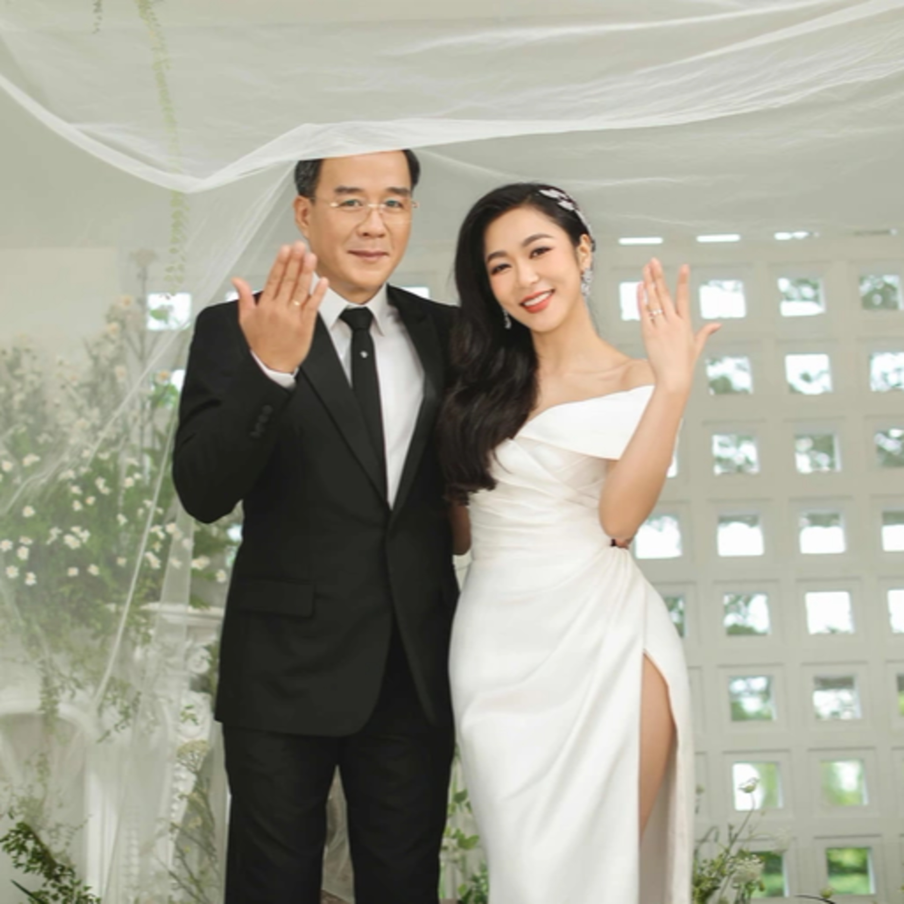 “Vua cá Koi" lên tiếng bênh vực Hà Thanh Xuân, ví netizen như động vật? episode artwork