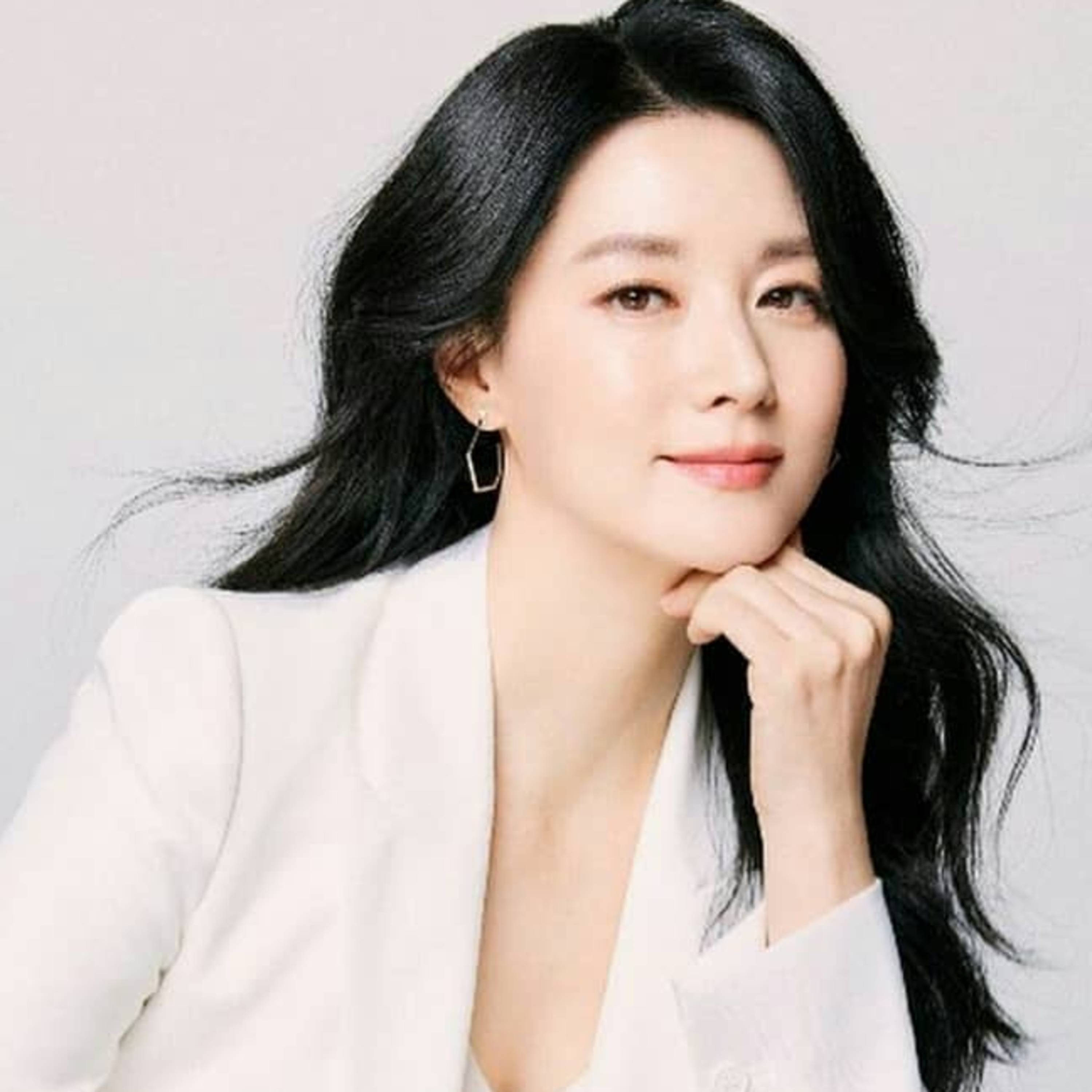 Lee Young Ae: Cát-xê trên trời vẫn lười đóng phim, U60 viên mãn, kín tiếng bên doanh nhân 1 đời vợ episode artwork