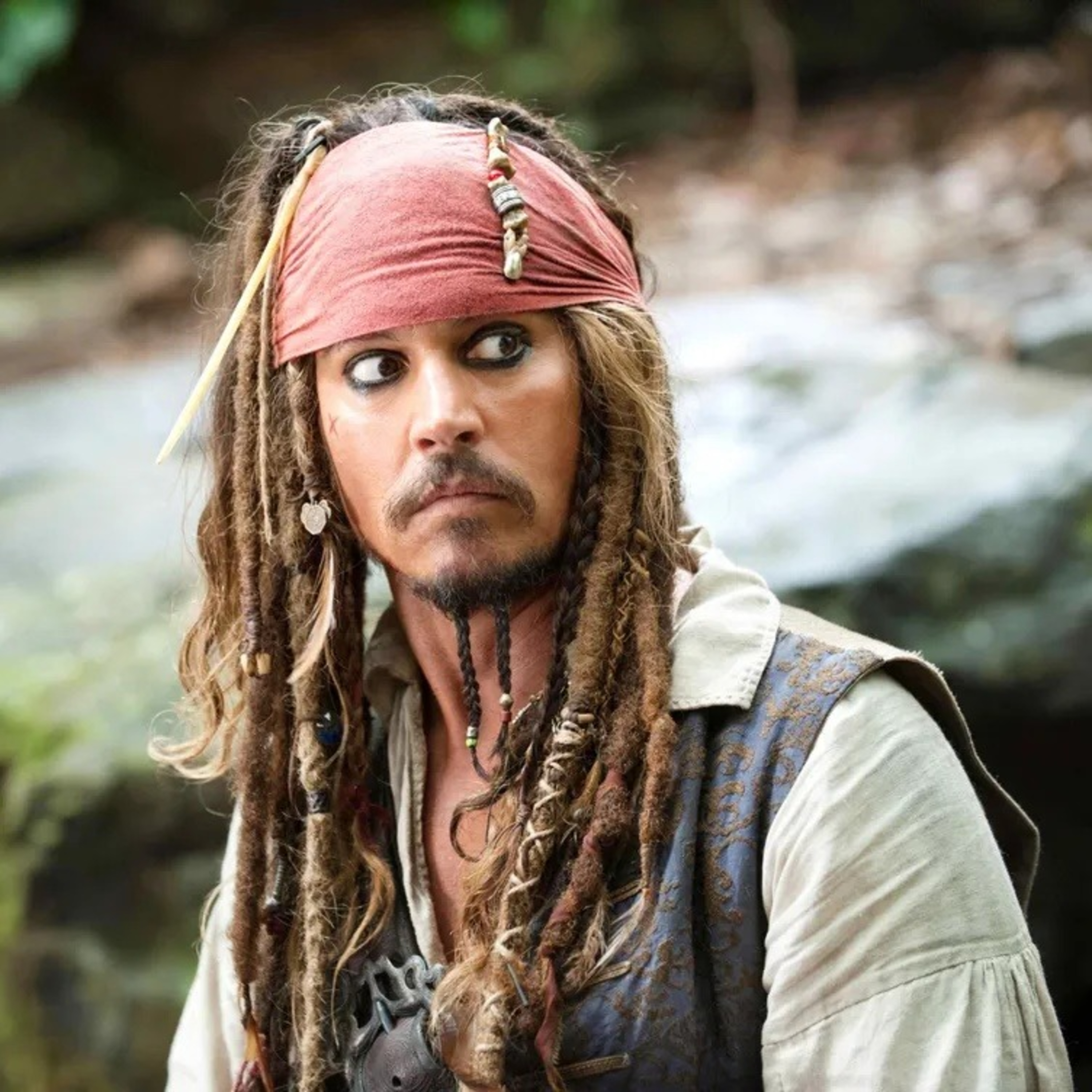 Johnny Depp: Tuổi thơ bị mẹ ruột "không bình thường" ngược đãi, trưởng thành lấy phải vợ biến thái episode artwork