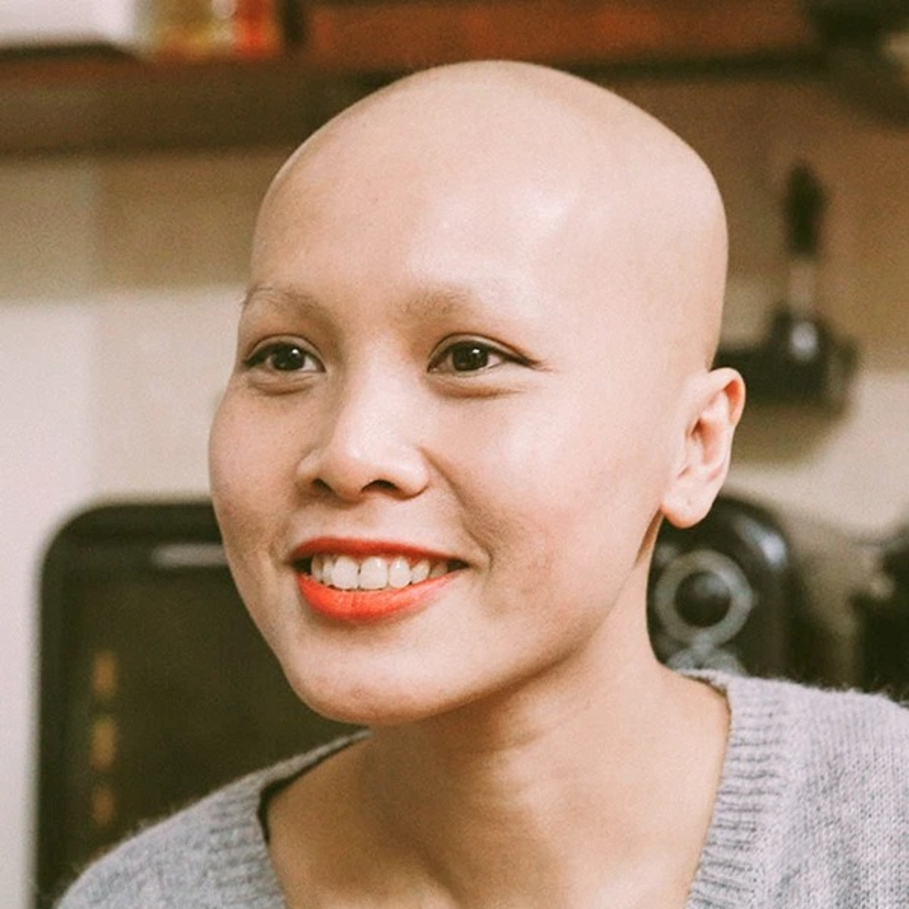 Mẹ đơn thân mắc ung thư từng phải cày tiền để chữa trị nay “lột xác” ngoạn mục sau 8 năm episode artwork