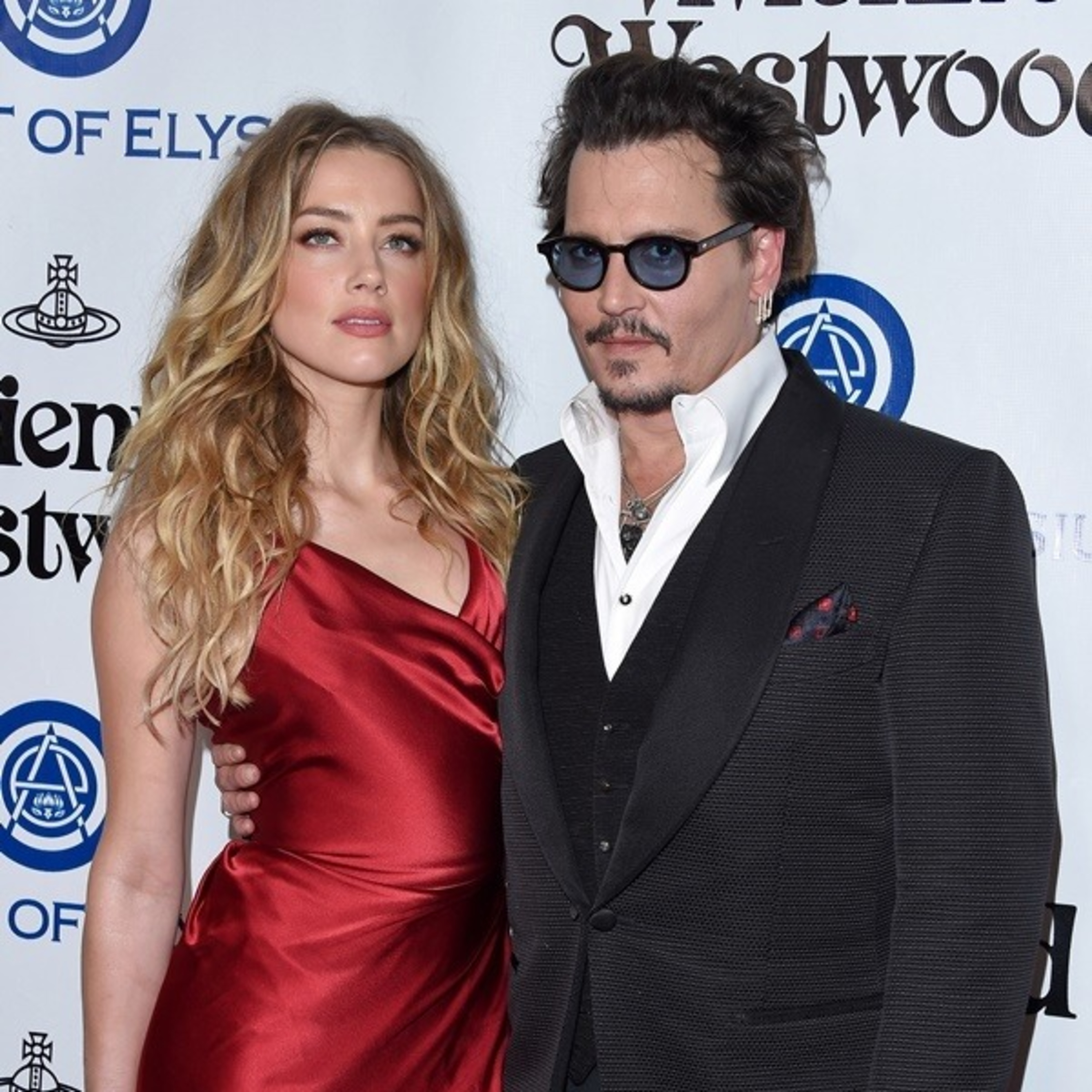 Phiên tòa Johnny Depp - Amber Heard như sàn diễn, khán giả chi 30.000 USD để đến xem  episode artwork